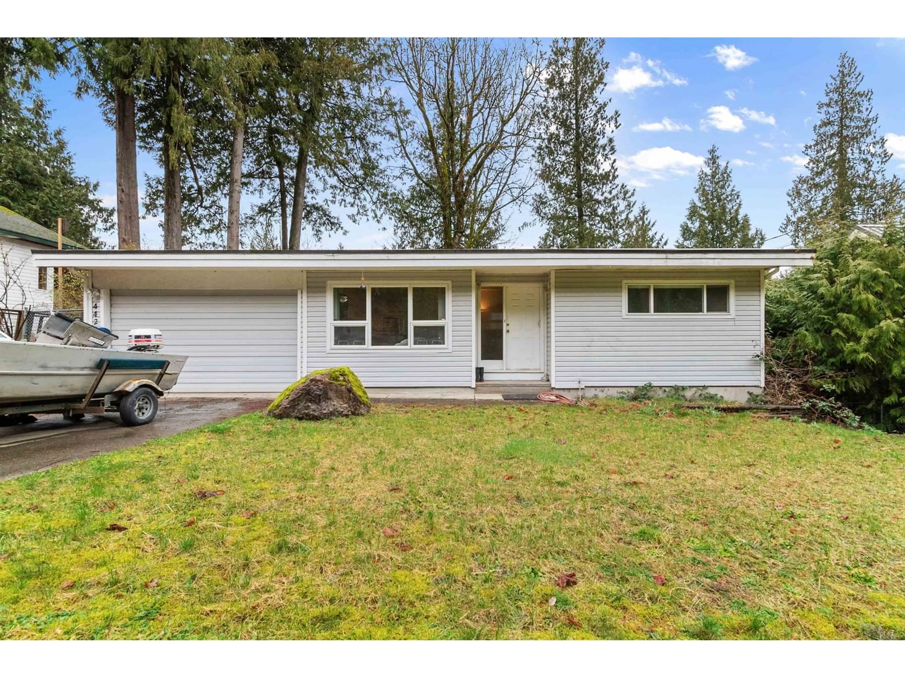 Home with vinyl exterior material, street for 44291 BAYVIEW, Mission British Columbia V0M1N0