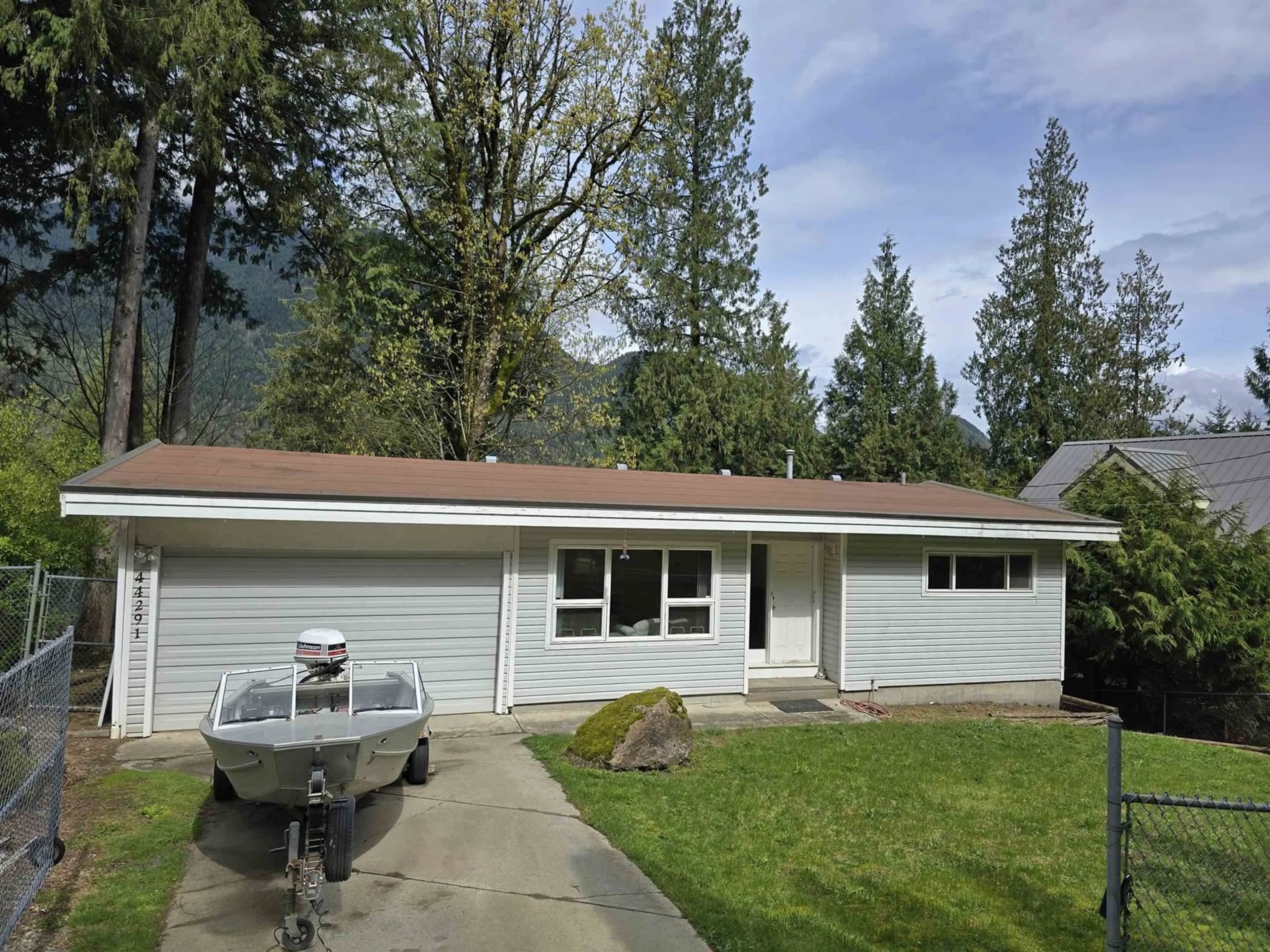 Home with vinyl exterior material, unknown for 44291 BAYVIEW, Mission British Columbia V0M1N0