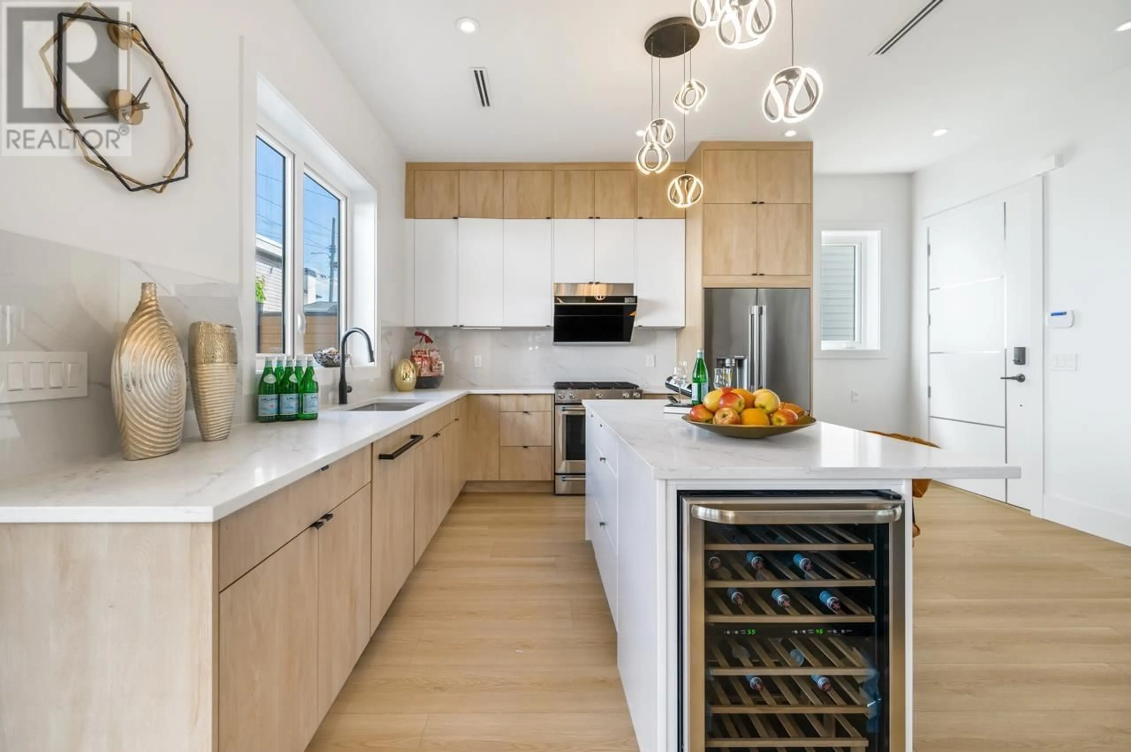Contemporary kitchen, unknown for 1 - 2124 RENFREW STREET, Vancouver British Columbia V5M3J5