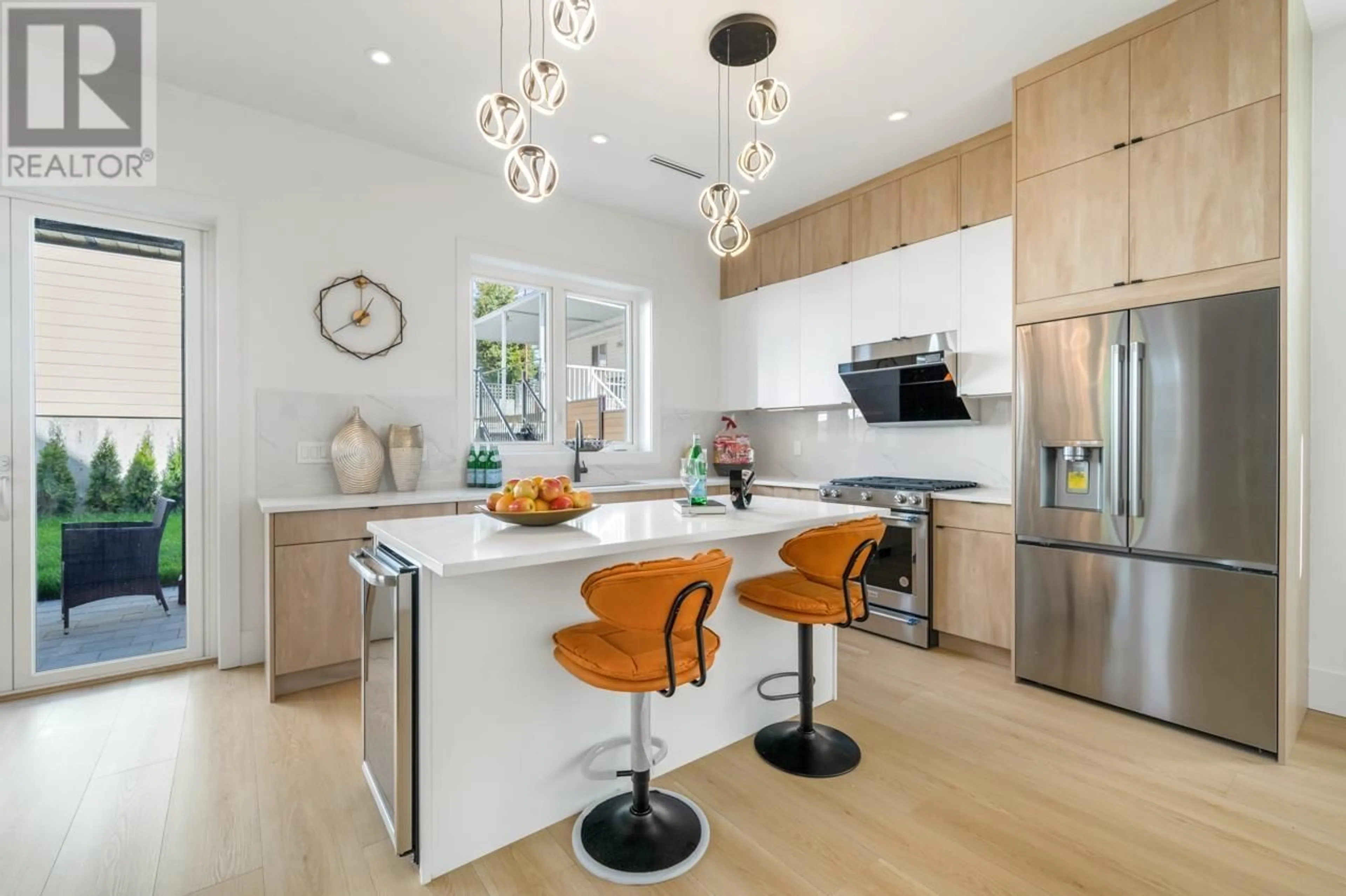 Contemporary kitchen, unknown for 1 - 2124 RENFREW STREET, Vancouver British Columbia V5M3J5