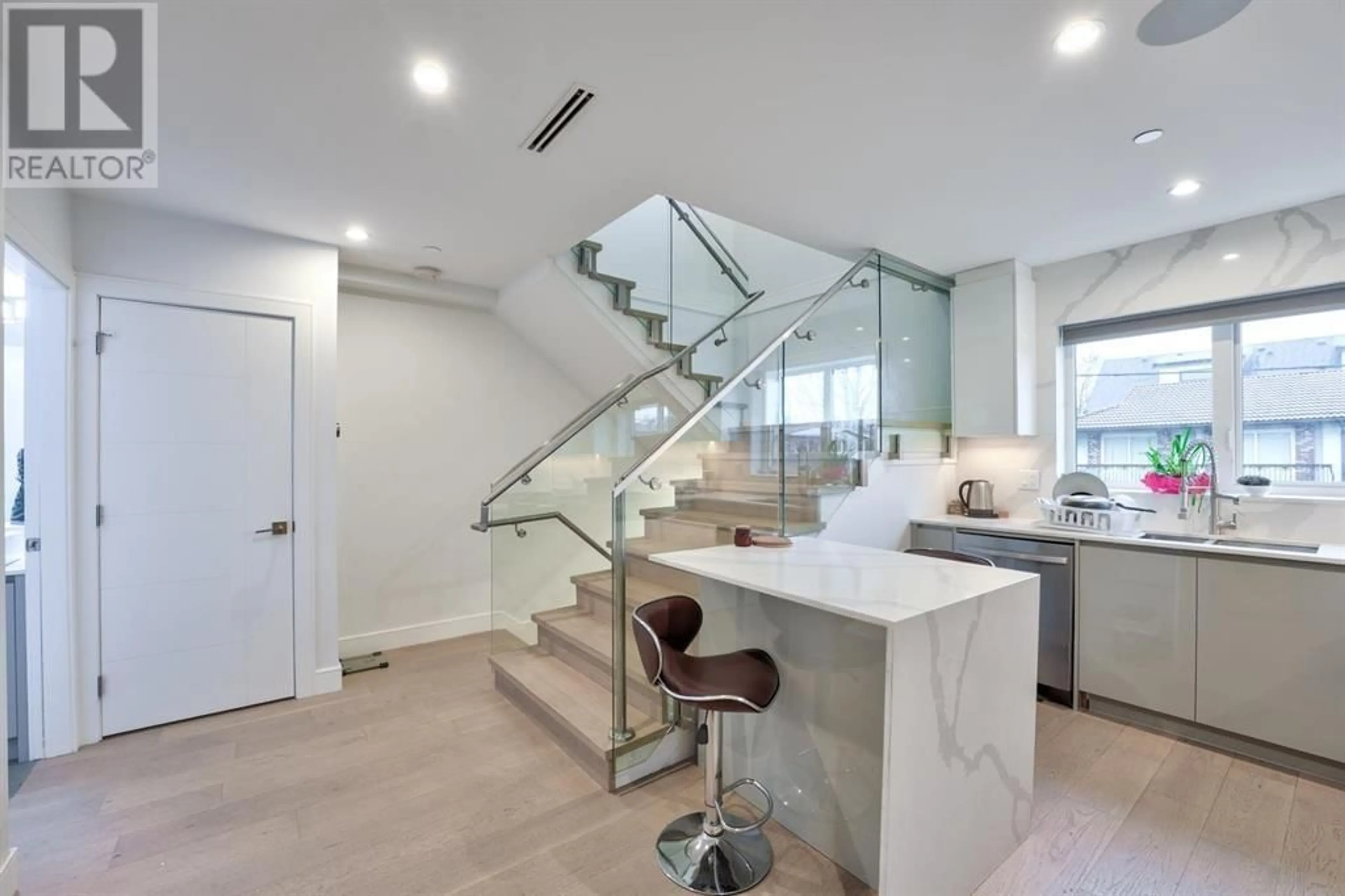 Stairs for 1204 KASLO STREET, Vancouver British Columbia V5K3Z7