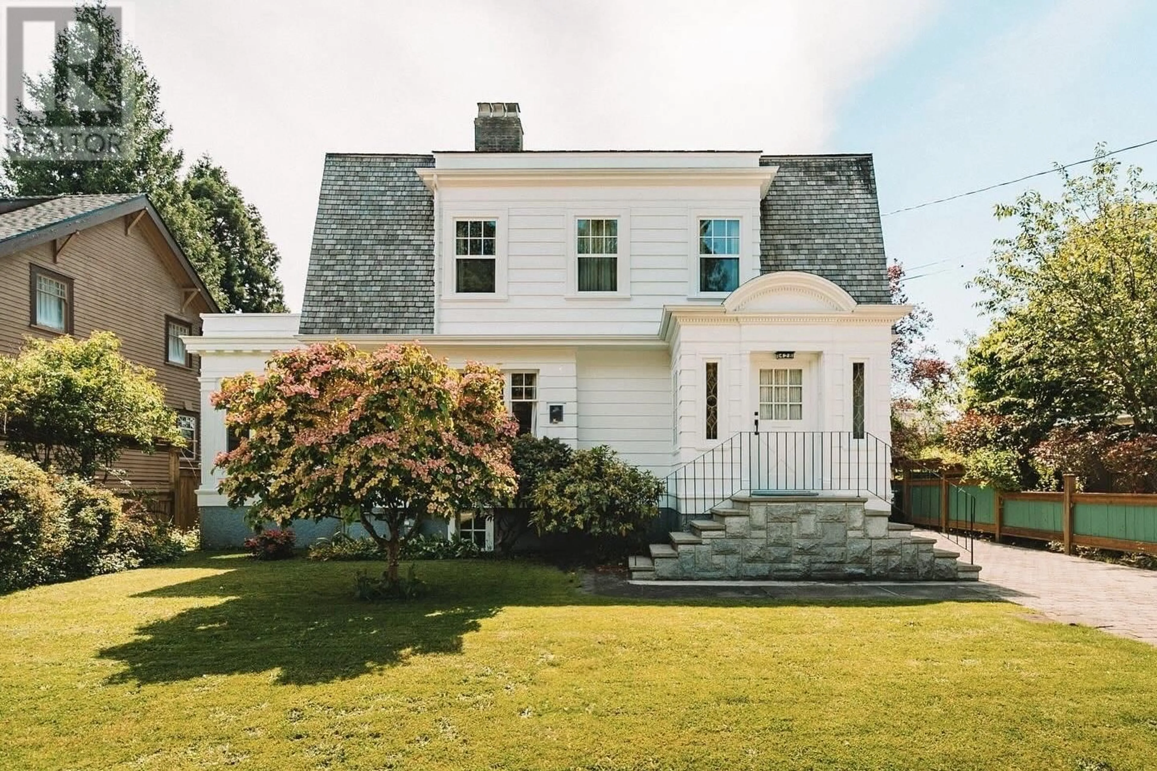 Home with vinyl exterior material, street for 428 FIFTH STREET, New Westminster British Columbia V3L2X6