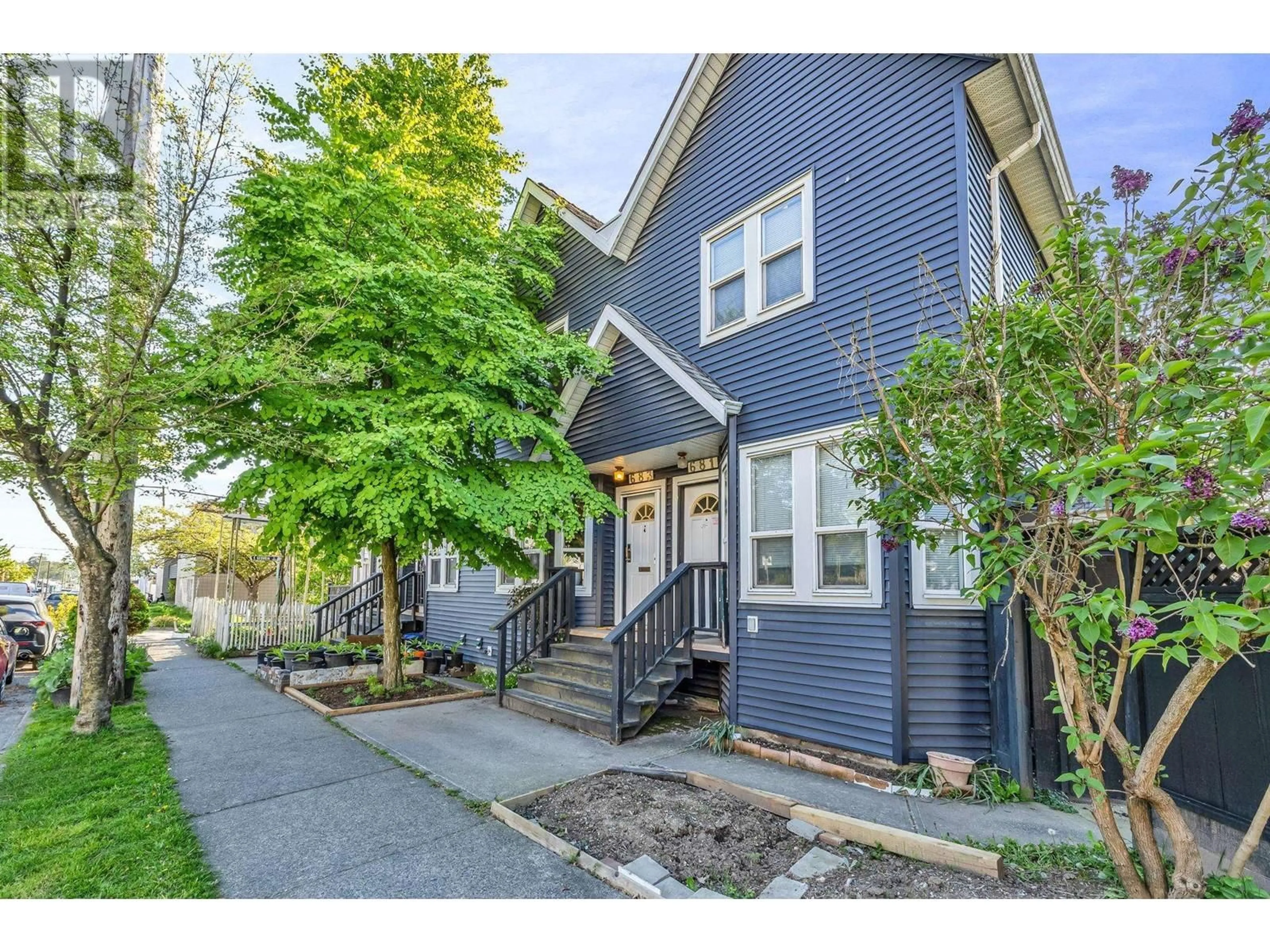 Unknown for 683 GLEN DRIVE, Vancouver British Columbia V6A4E5