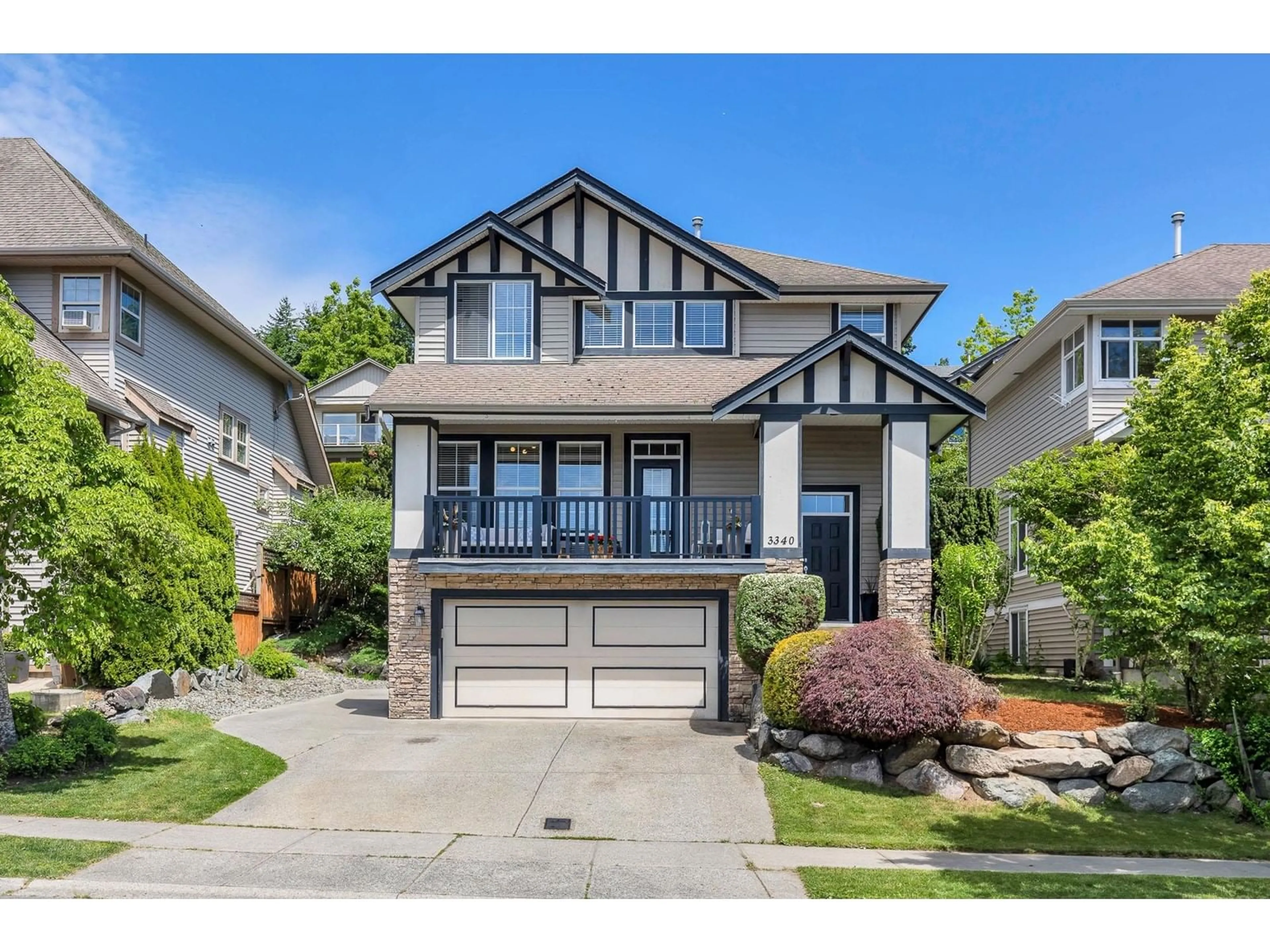 Home with vinyl exterior material, street for 3340 HARVEST, Abbotsford British Columbia V3G2Y6