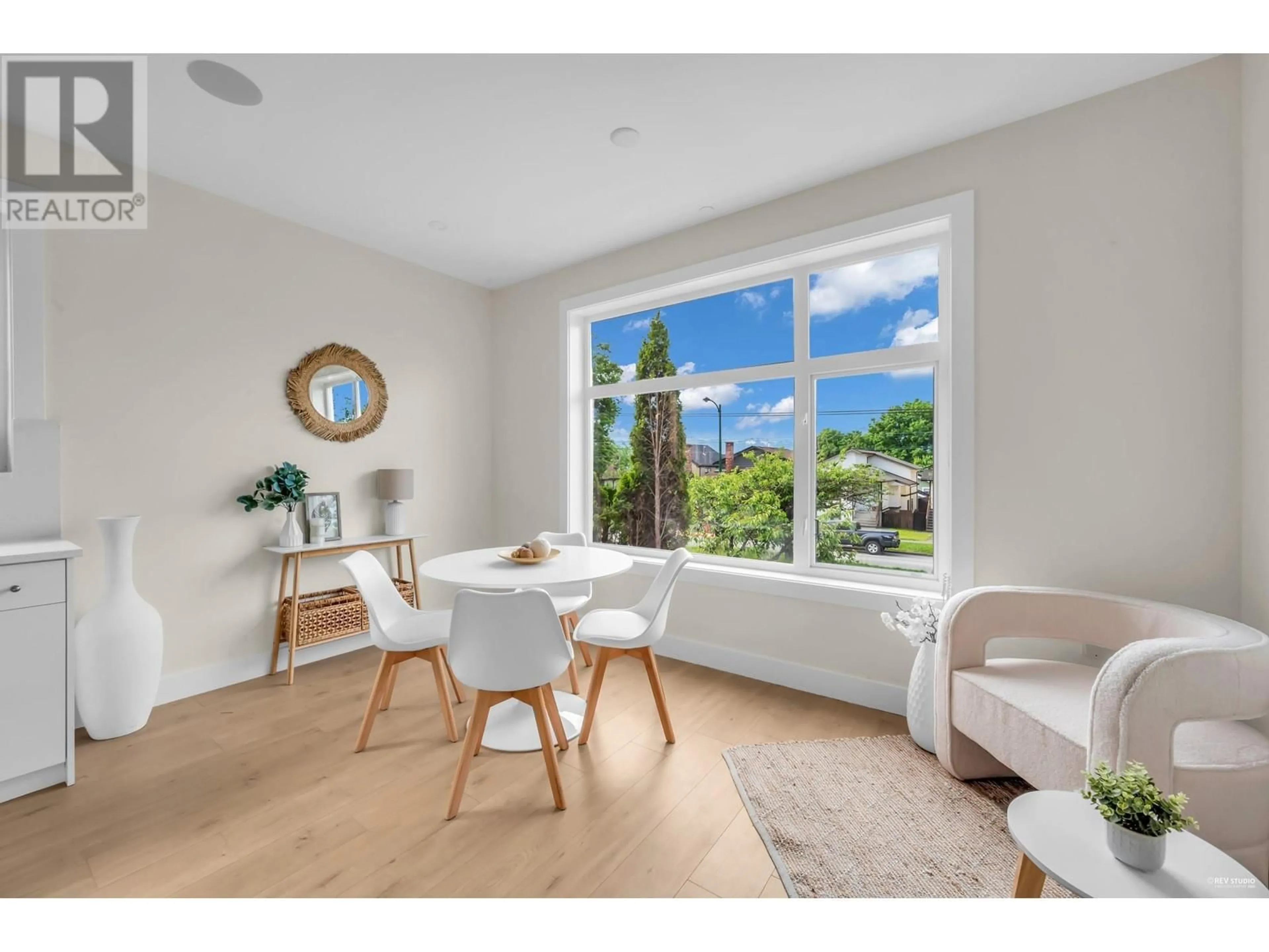 Dining room, wood/laminate floor for 2 - 2512 22 AVENUE, Vancouver British Columbia V5M2X5