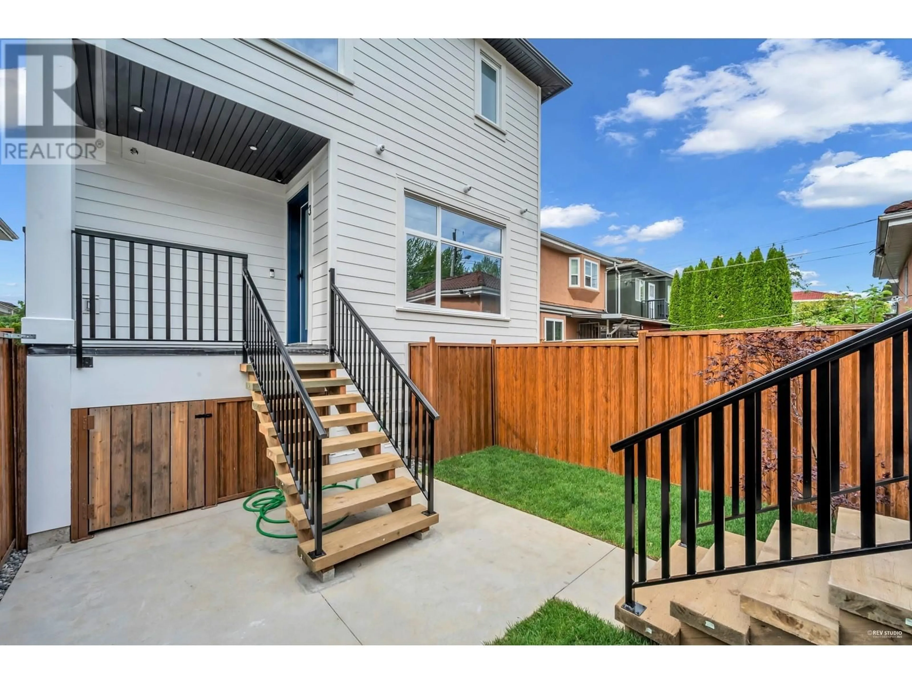 Unknown for 3 - 2512 22 AVENUE, Vancouver British Columbia V5M2X5