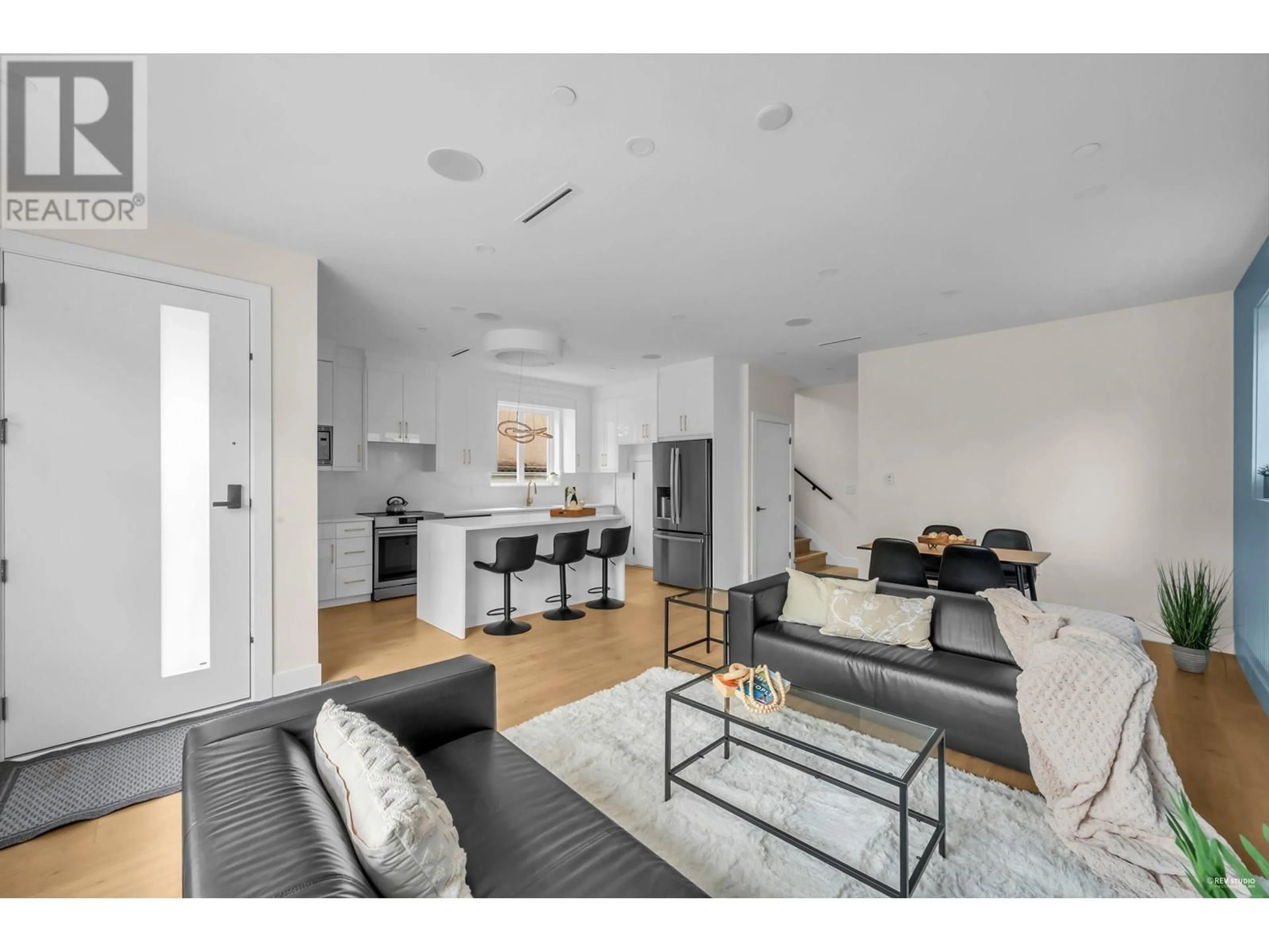Living room with furniture, unknown for 3 - 2512 22 AVENUE, Vancouver British Columbia V5M2X5