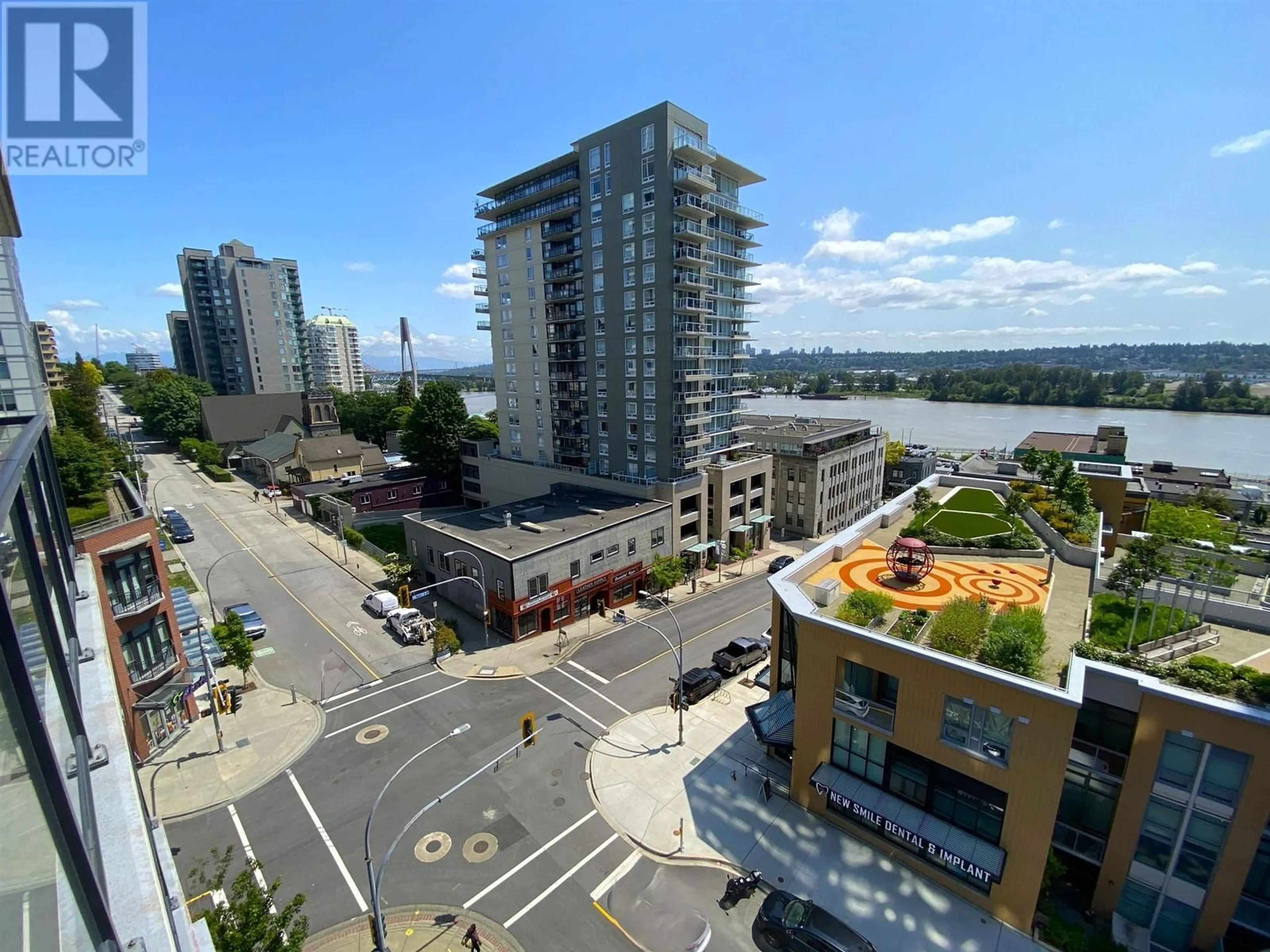 A pic from outside/outdoor area/front of a property/back of a property/a pic from drone, city buildings view from balcony for 705 - 610 VICTORIA STREET, New Westminster British Columbia V3M0A5