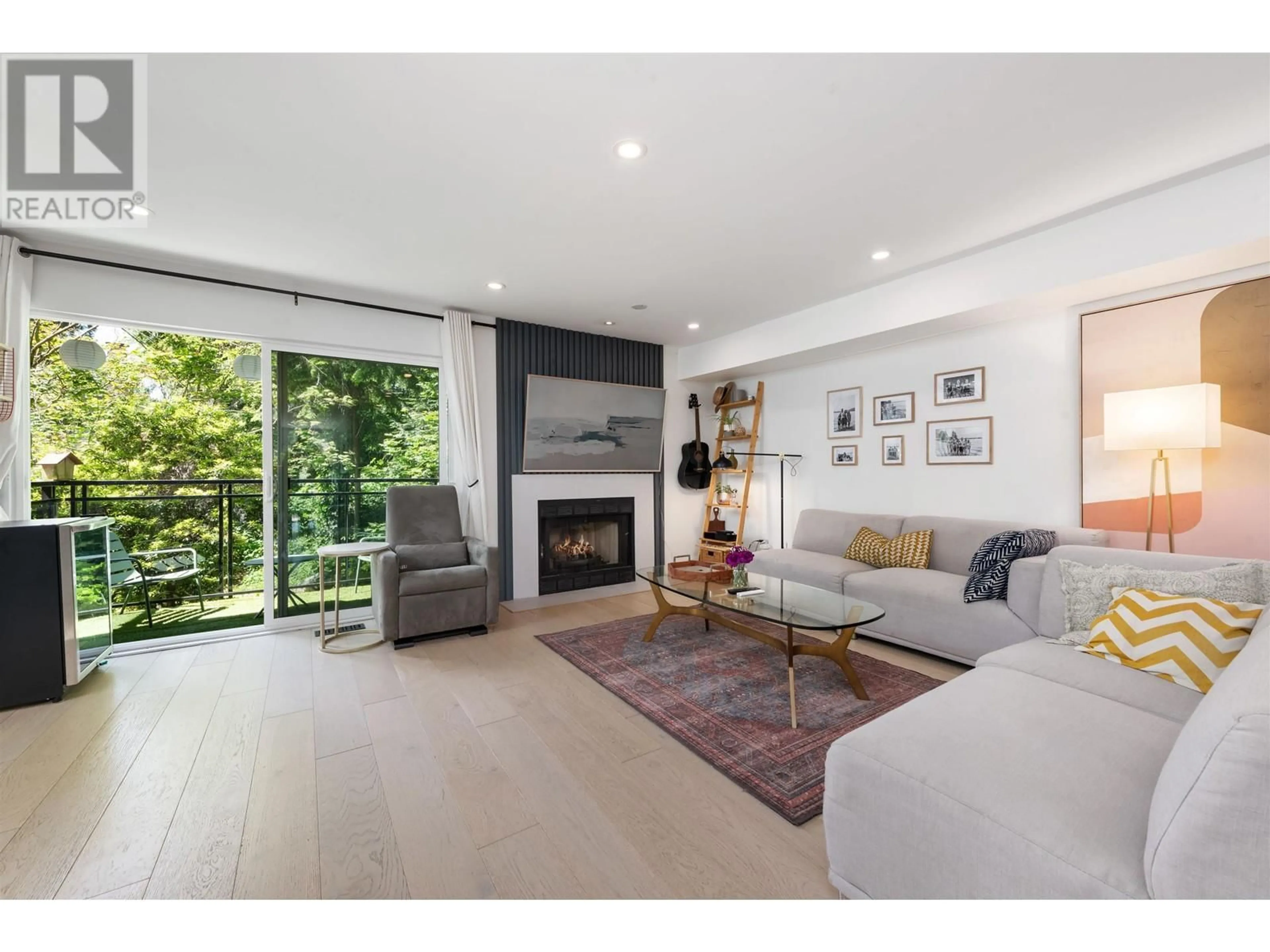 Living room with furniture, unknown for 3958 INDIAN RIVER DRIVE, North Vancouver British Columbia V7G2G9