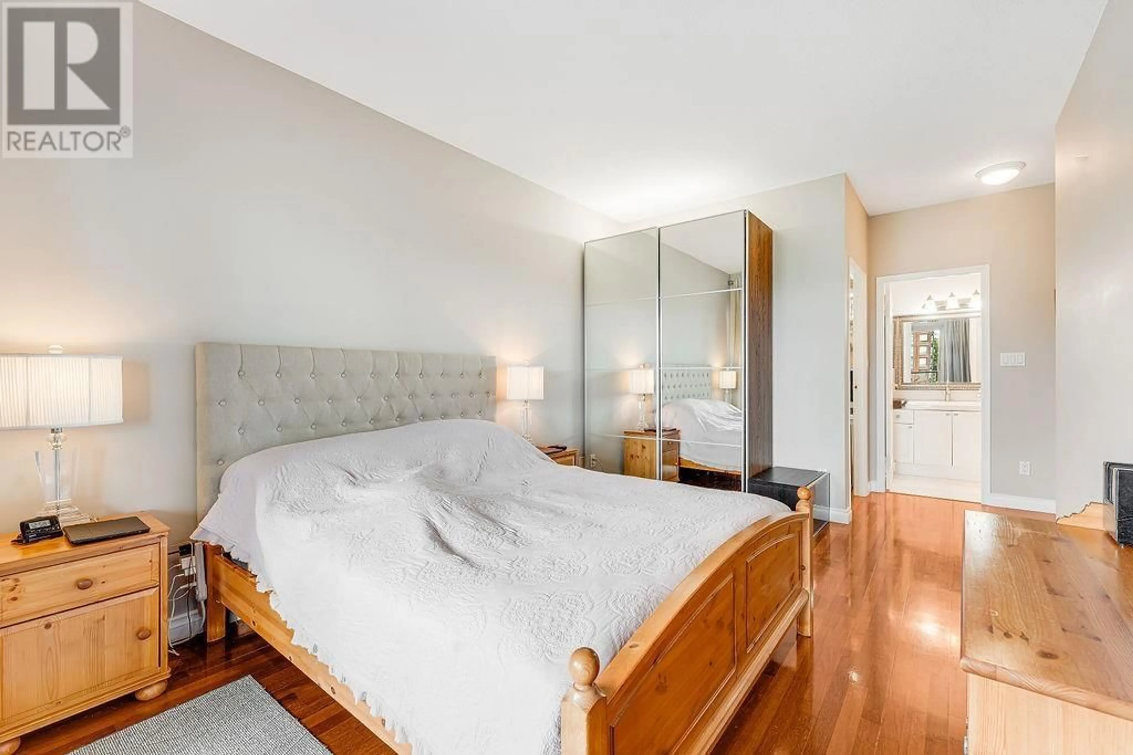 Bedroom with bed, unknown for 902 - 6838 STATION HILL DRIVE, Burnaby British Columbia V3N5A4