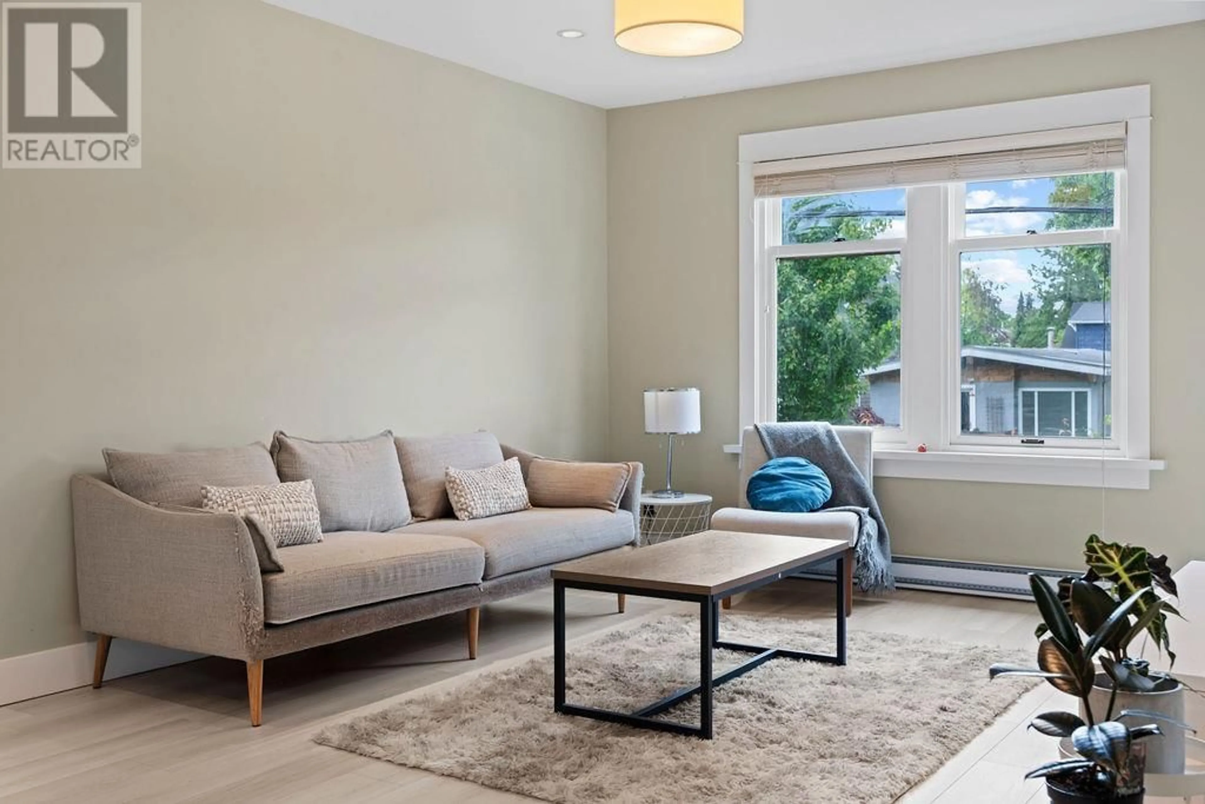 Living room with furniture, unknown for 374 28TH AVENUE, Vancouver British Columbia V5V2M7