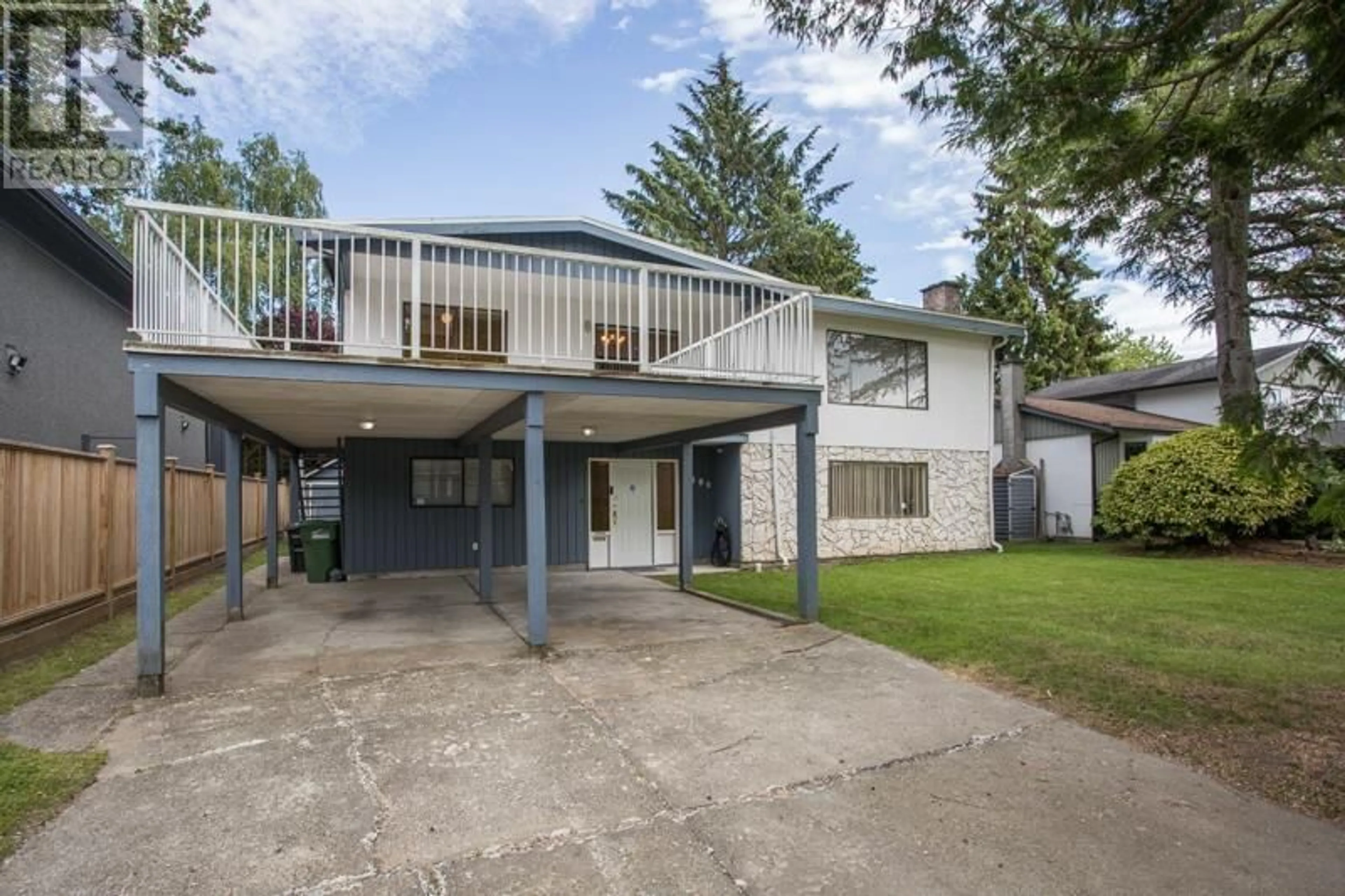 A pic from outside/outdoor area/front of a property/back of a property/a pic from drone, street for 3560 SPRINGTHORNE CRESCENT, Richmond British Columbia V7E1Z7