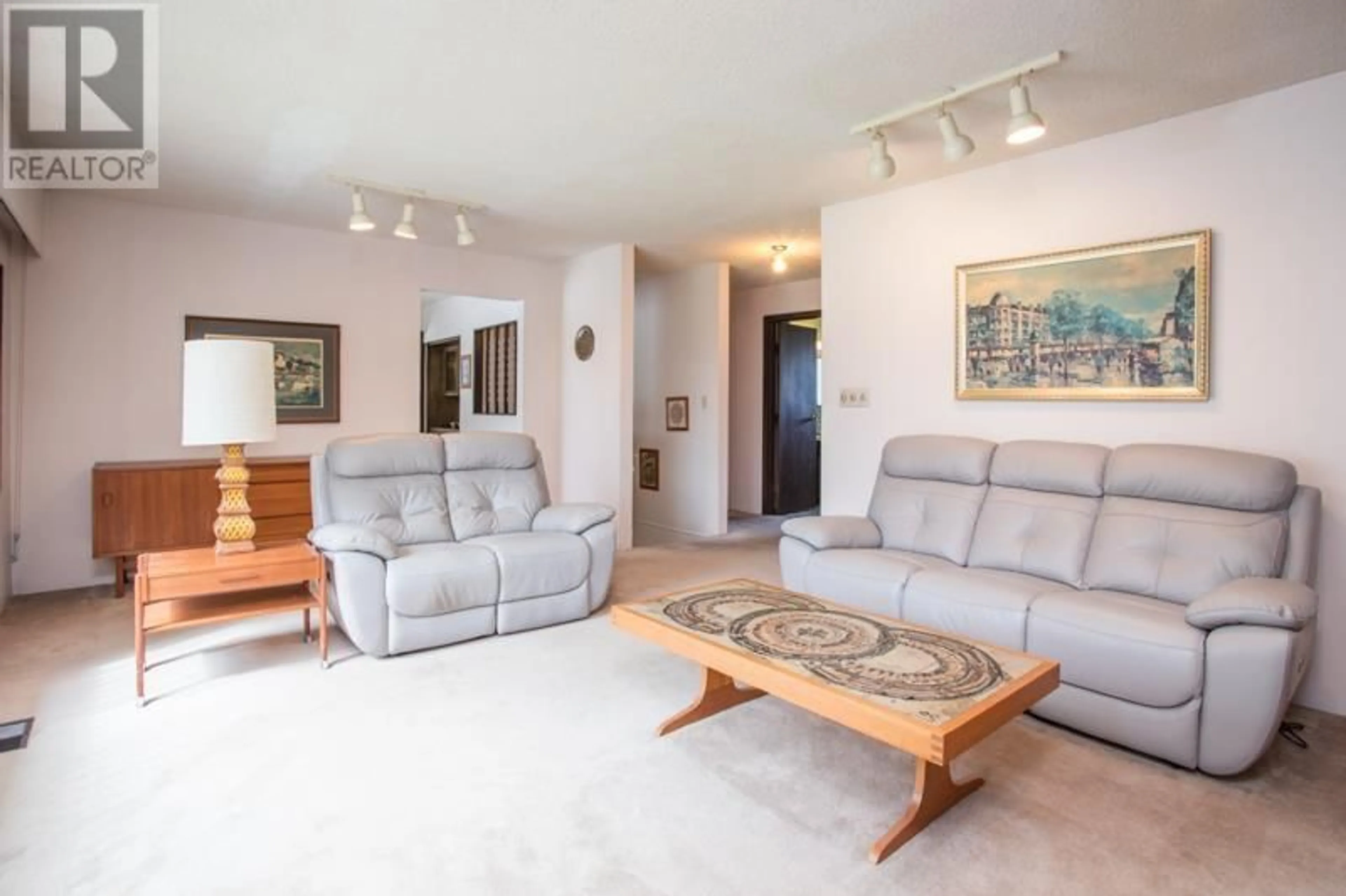 Living room with furniture, unknown for 3560 SPRINGTHORNE CRESCENT, Richmond British Columbia V7E1Z7