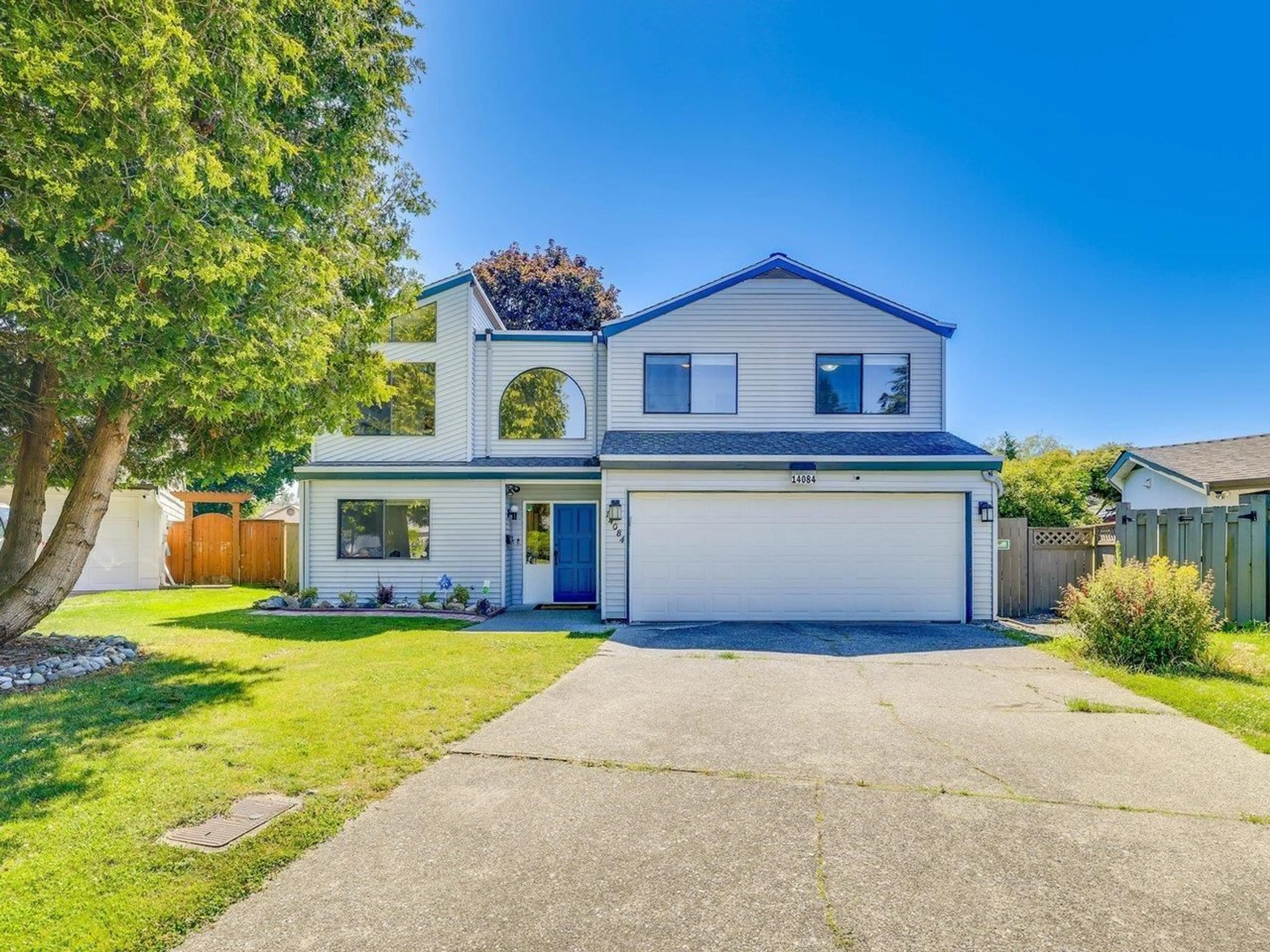 Home with vinyl exterior material, street for 14084 17B, Surrey British Columbia V4A6S8