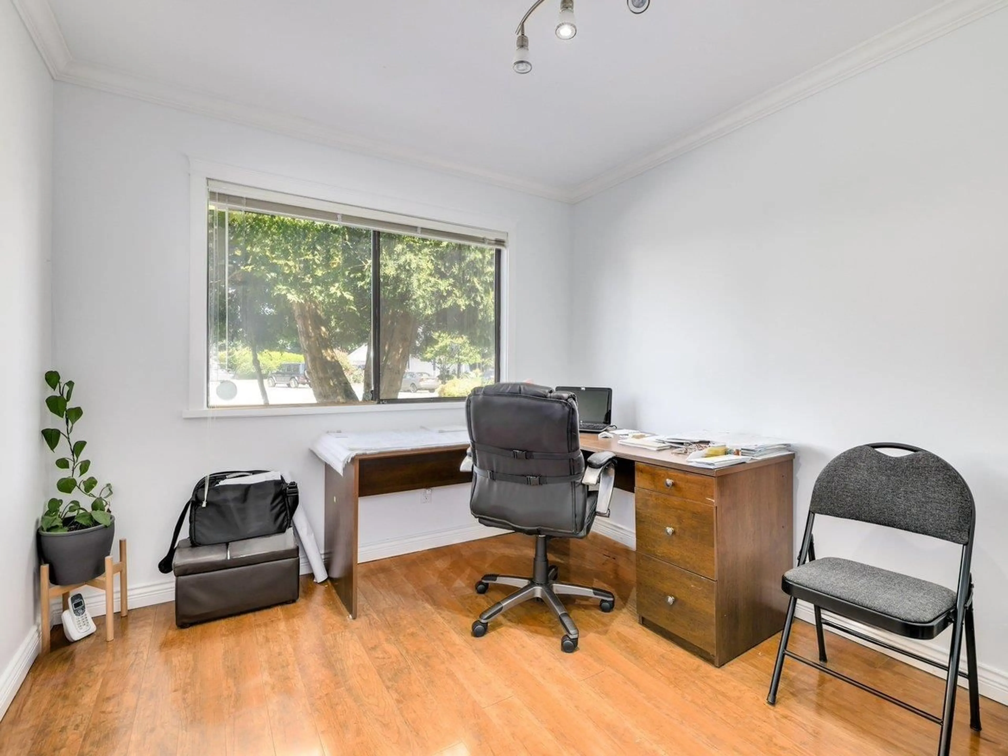 A pic of a room for 14084 17B, Surrey British Columbia V4A6S8