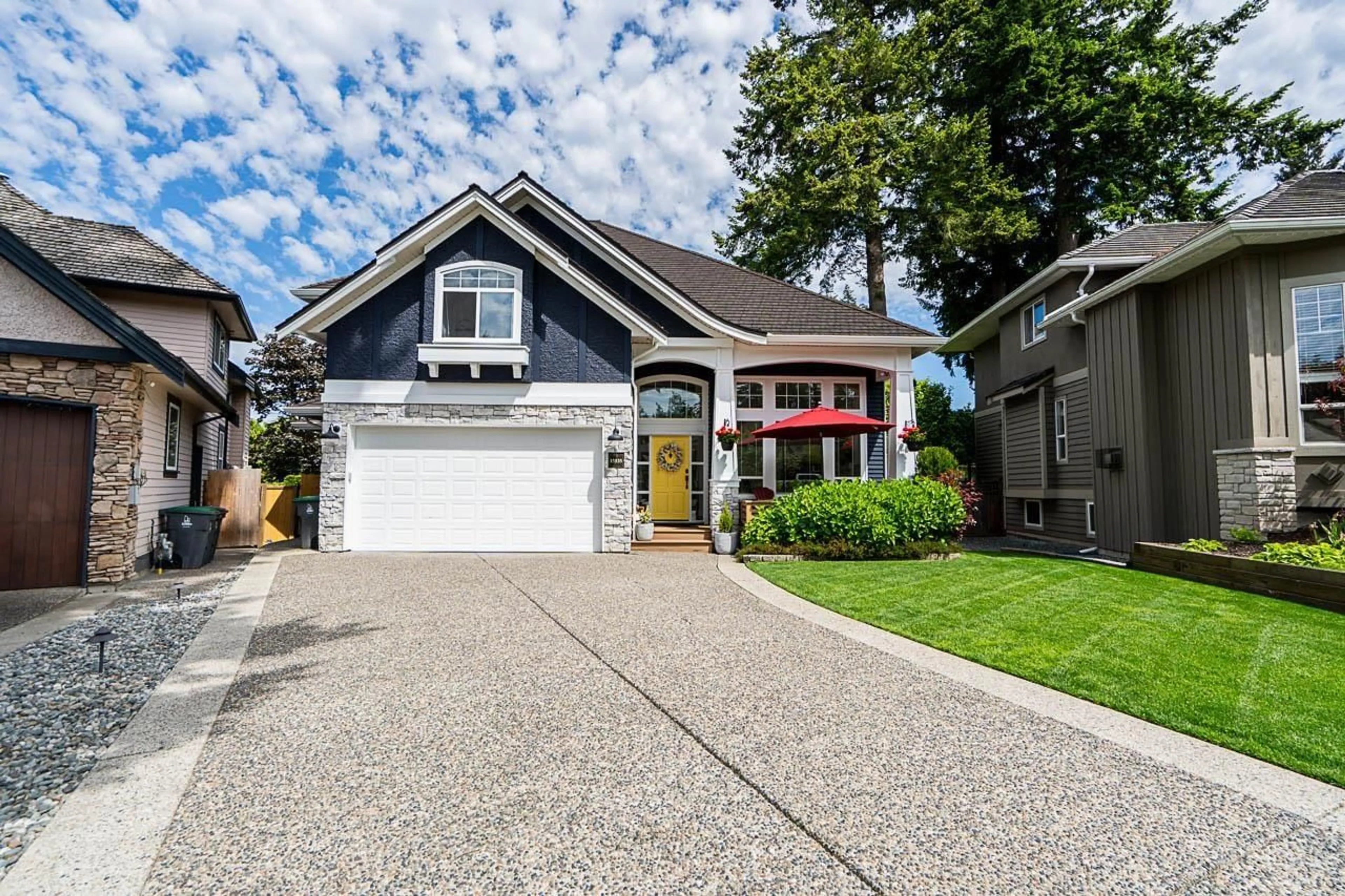 Home with vinyl exterior material, street for 15535 36B, Surrey British Columbia V3Z0H1