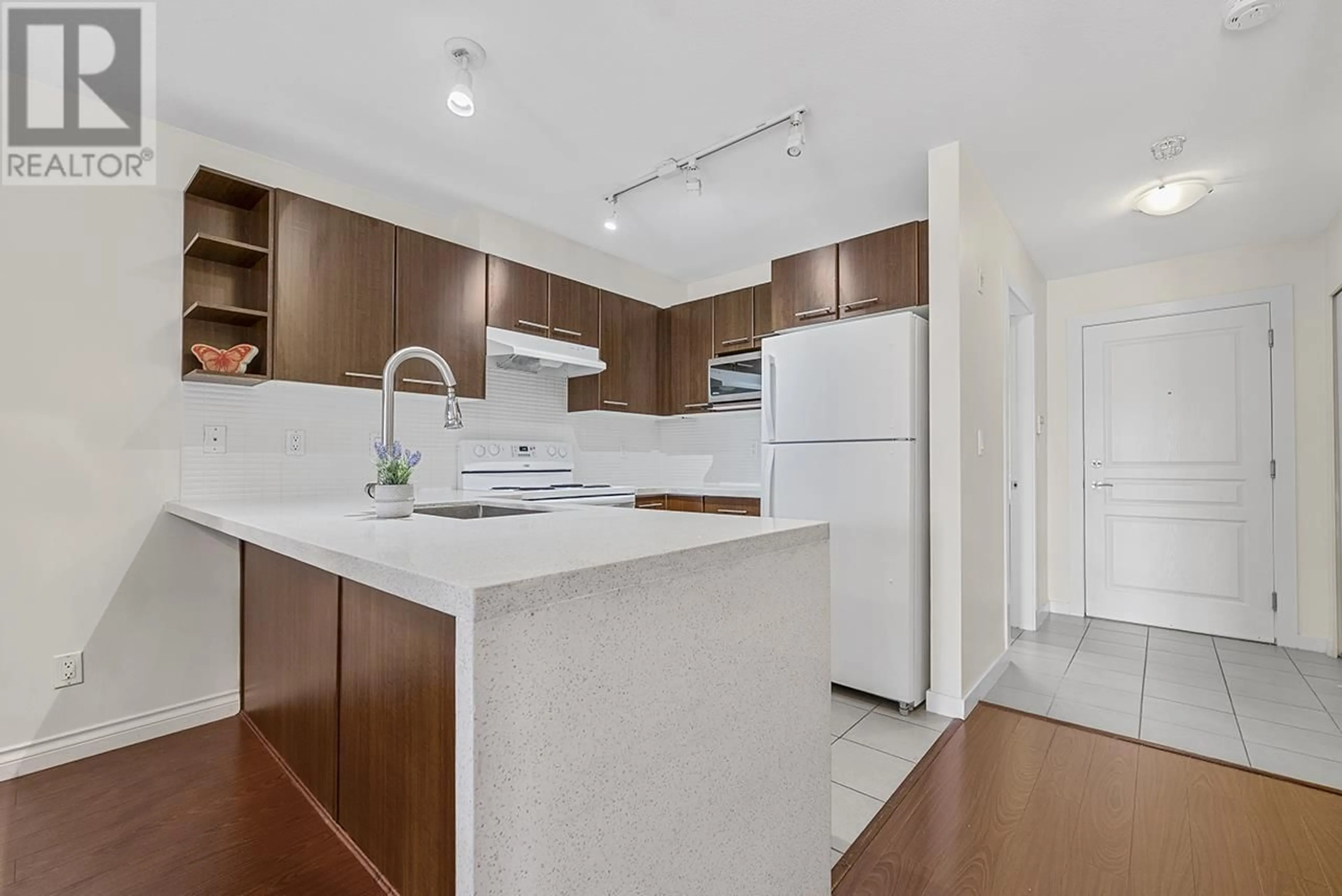 Open concept kitchen, unknown for 108 - 4833 BRENTWOOD DRIVE, Burnaby British Columbia V5C0C3