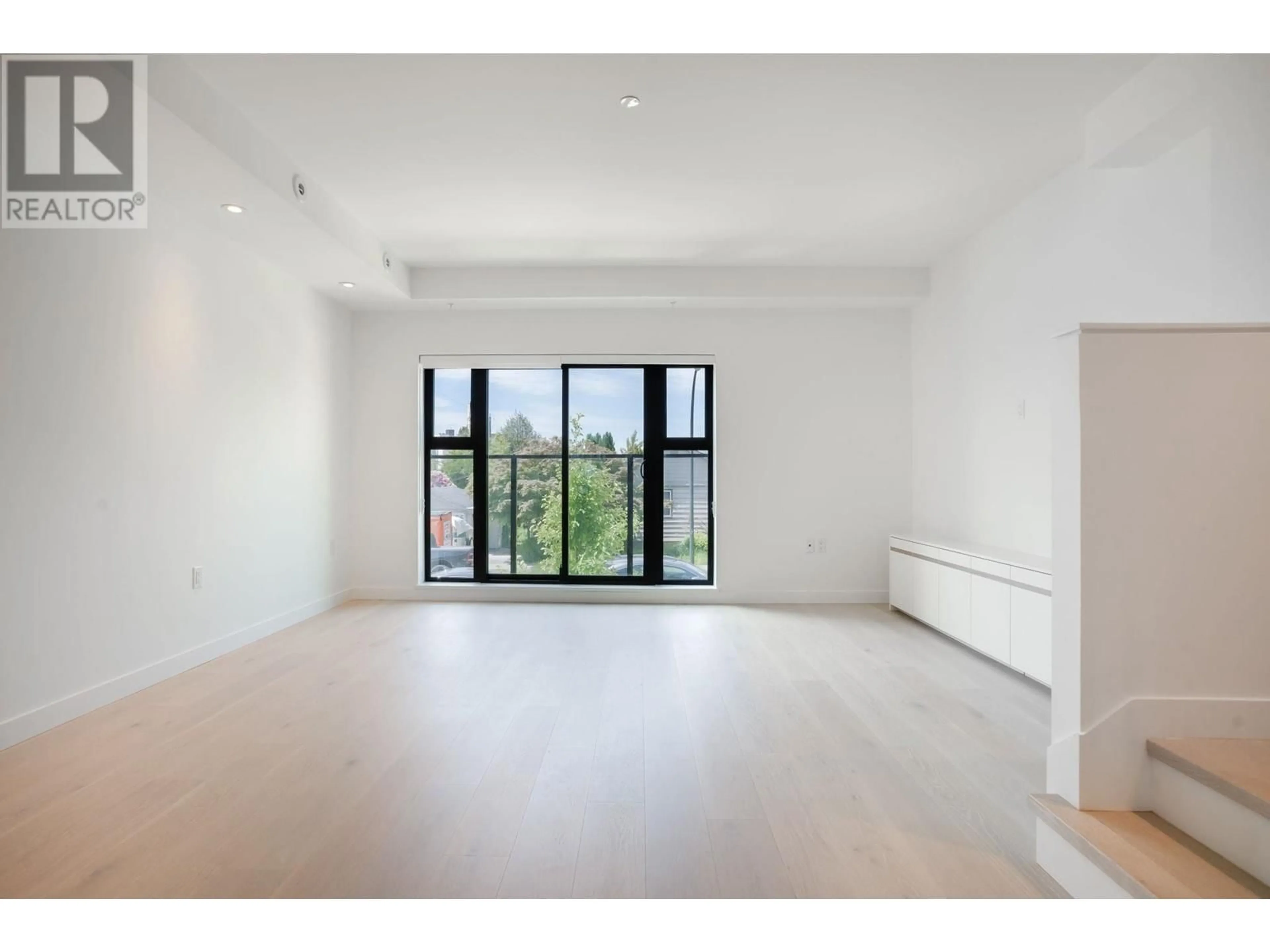 A pic of a room for 586 28TH AVENUE, Vancouver British Columbia V5Z2H1