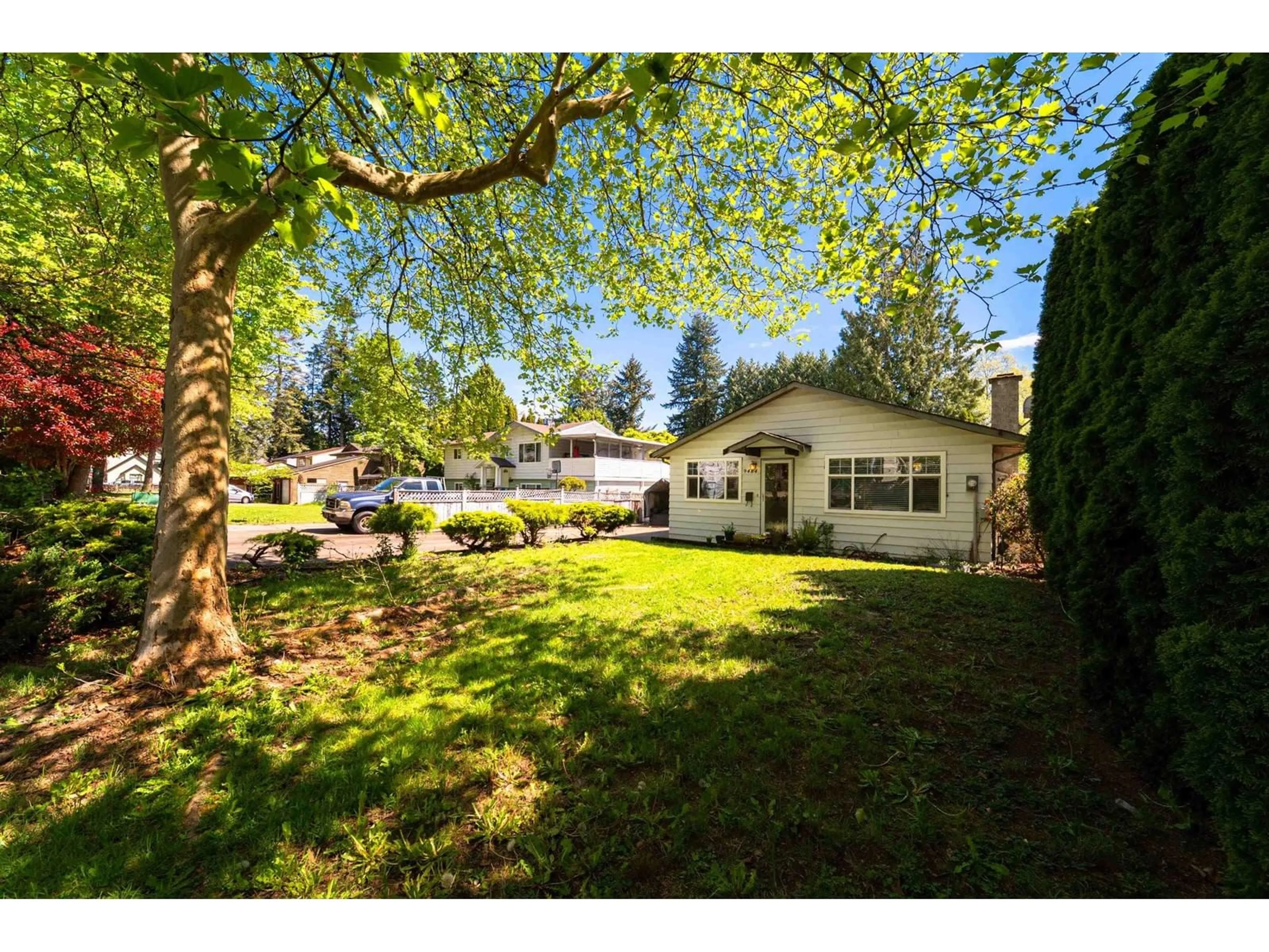 A pic from outside/outdoor area/front of a property/back of a property/a pic from drone, street for 9484 133A, Surrey British Columbia V3V6P4