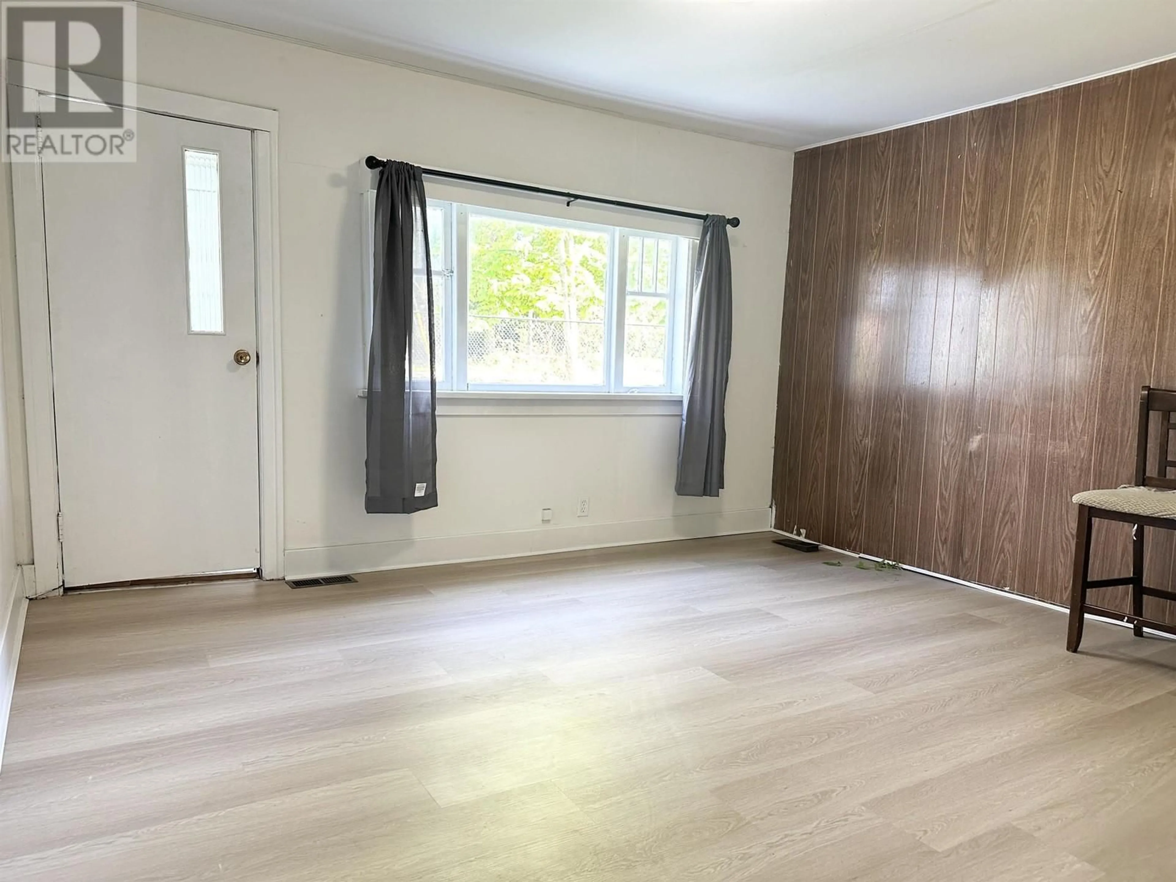 A pic of a room for 6063 9TH AVENUE, Burnaby British Columbia V3N2T4