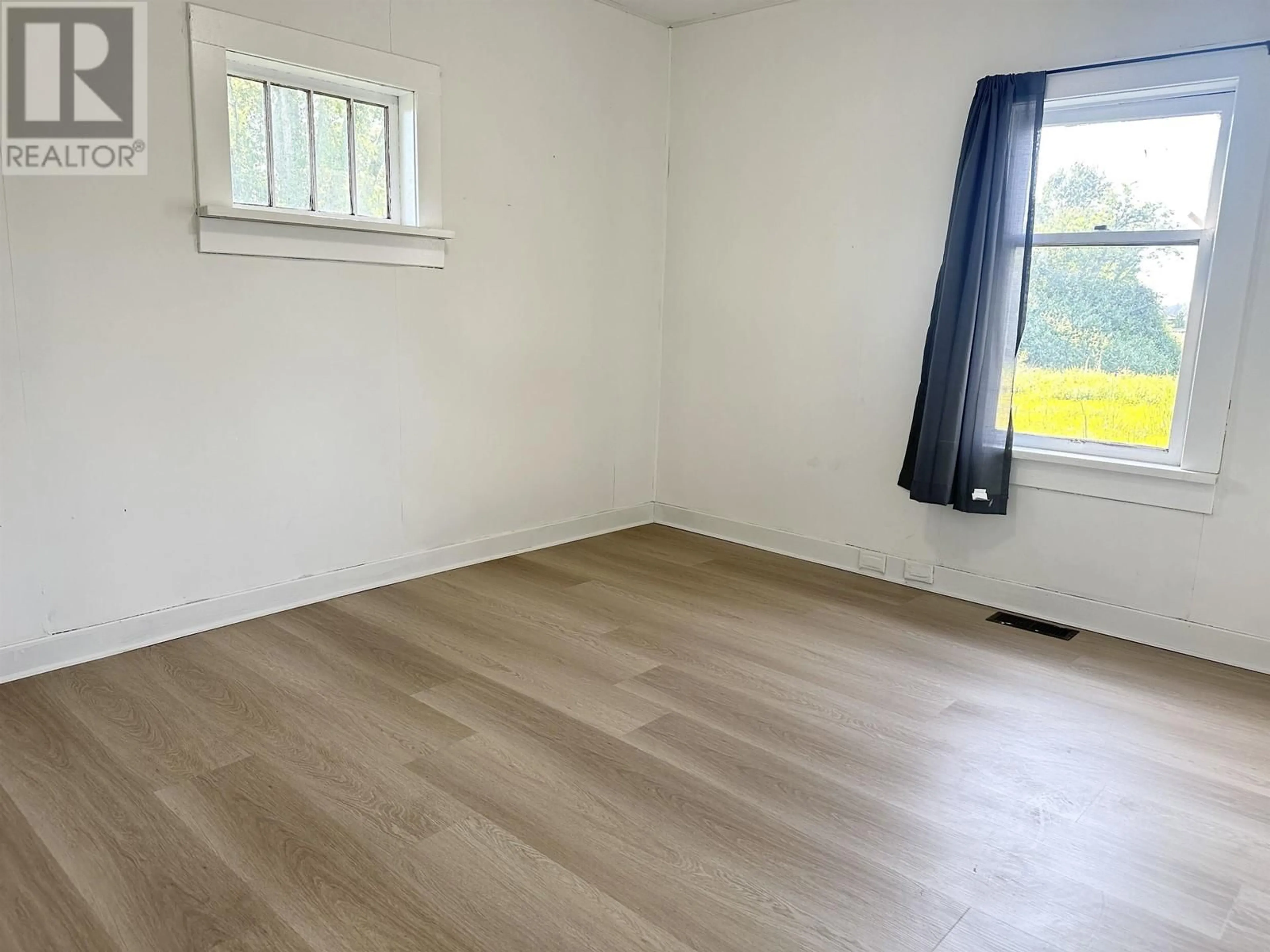 A pic of a room for 6063 9TH AVENUE, Burnaby British Columbia V3N2T4