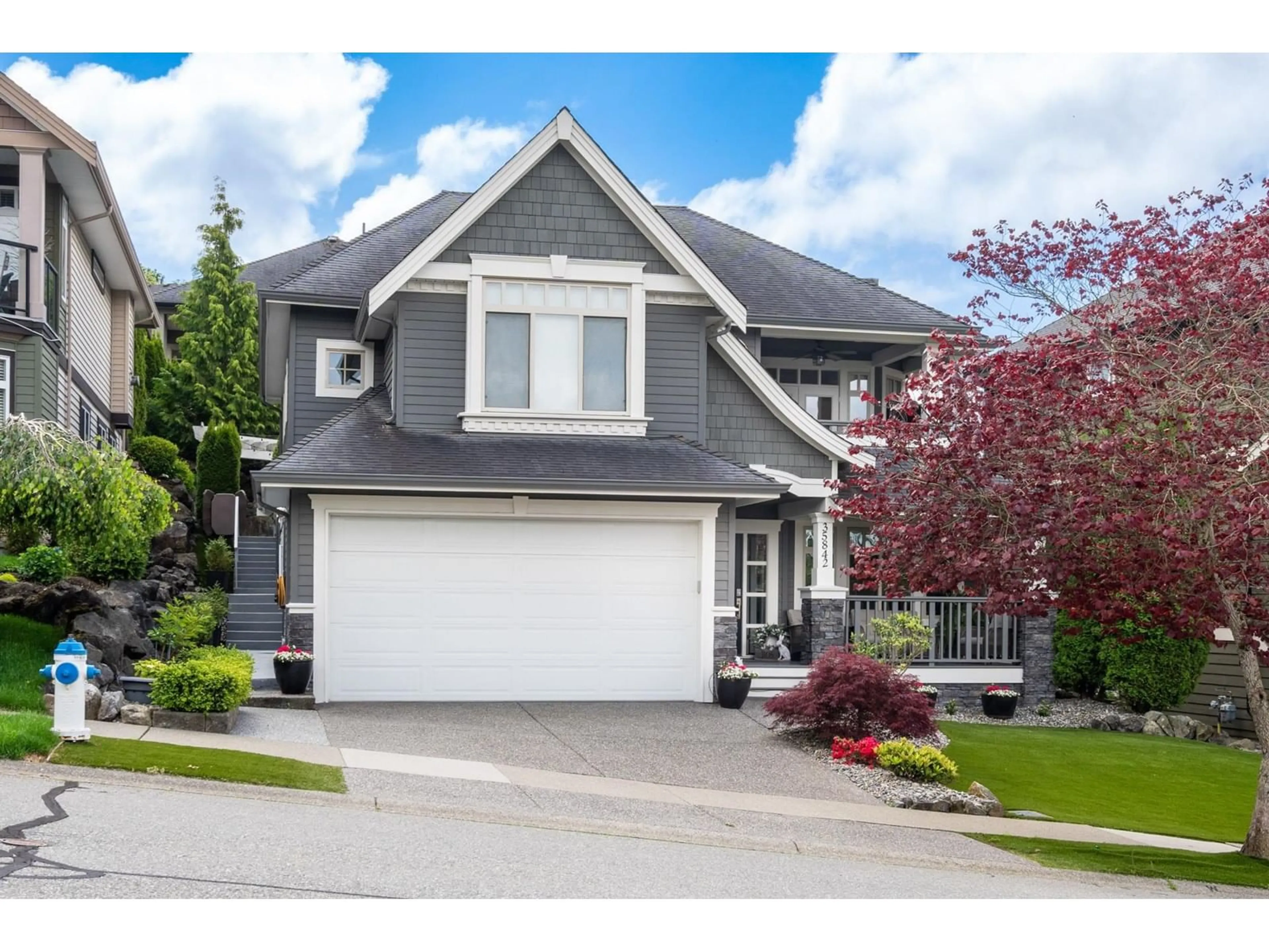 Home with vinyl exterior material, street for 35842 WESTVIEW, Abbotsford British Columbia V3G3G3