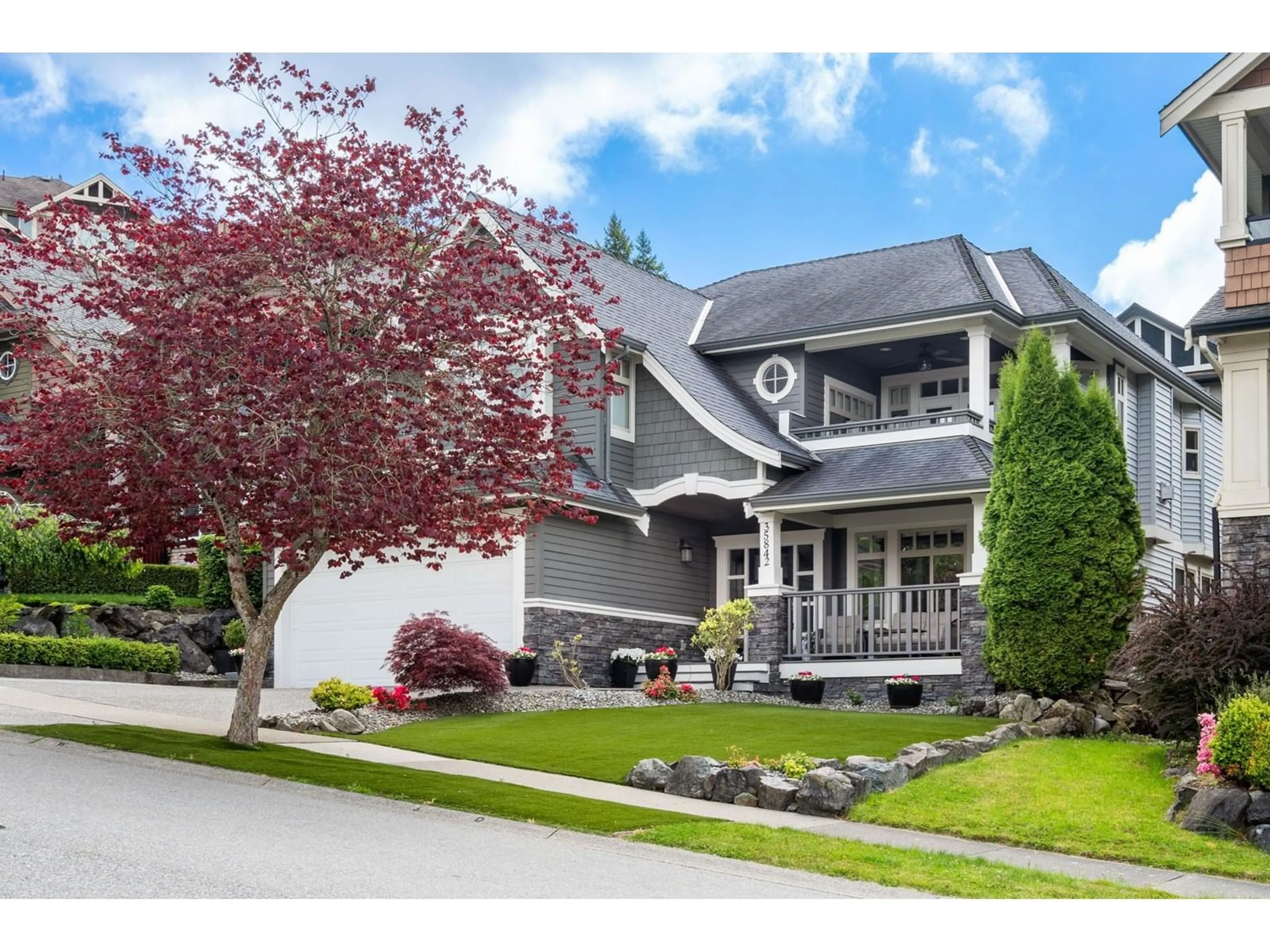 Home with vinyl exterior material, street for 35842 WESTVIEW, Abbotsford British Columbia V3G3G3