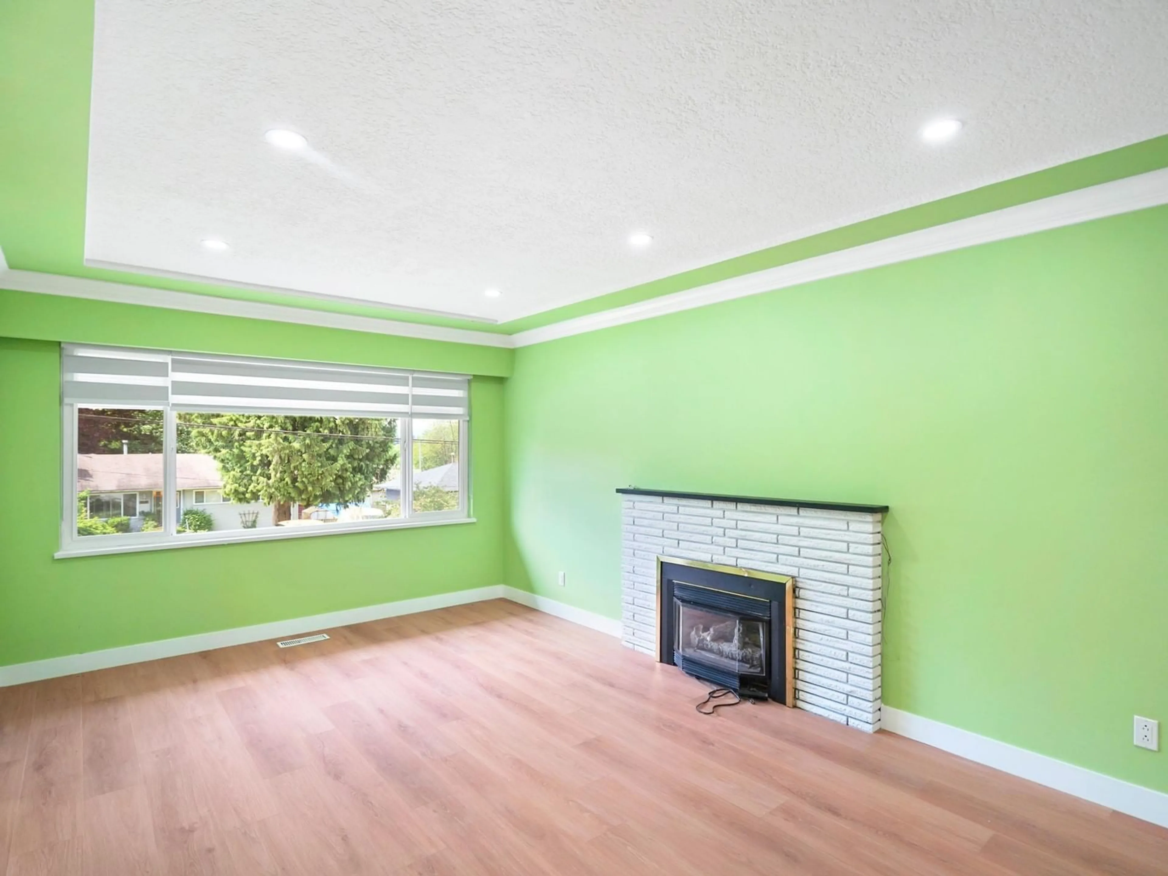 A pic of a room for 14935 KEW, Surrey British Columbia V3R4Y1