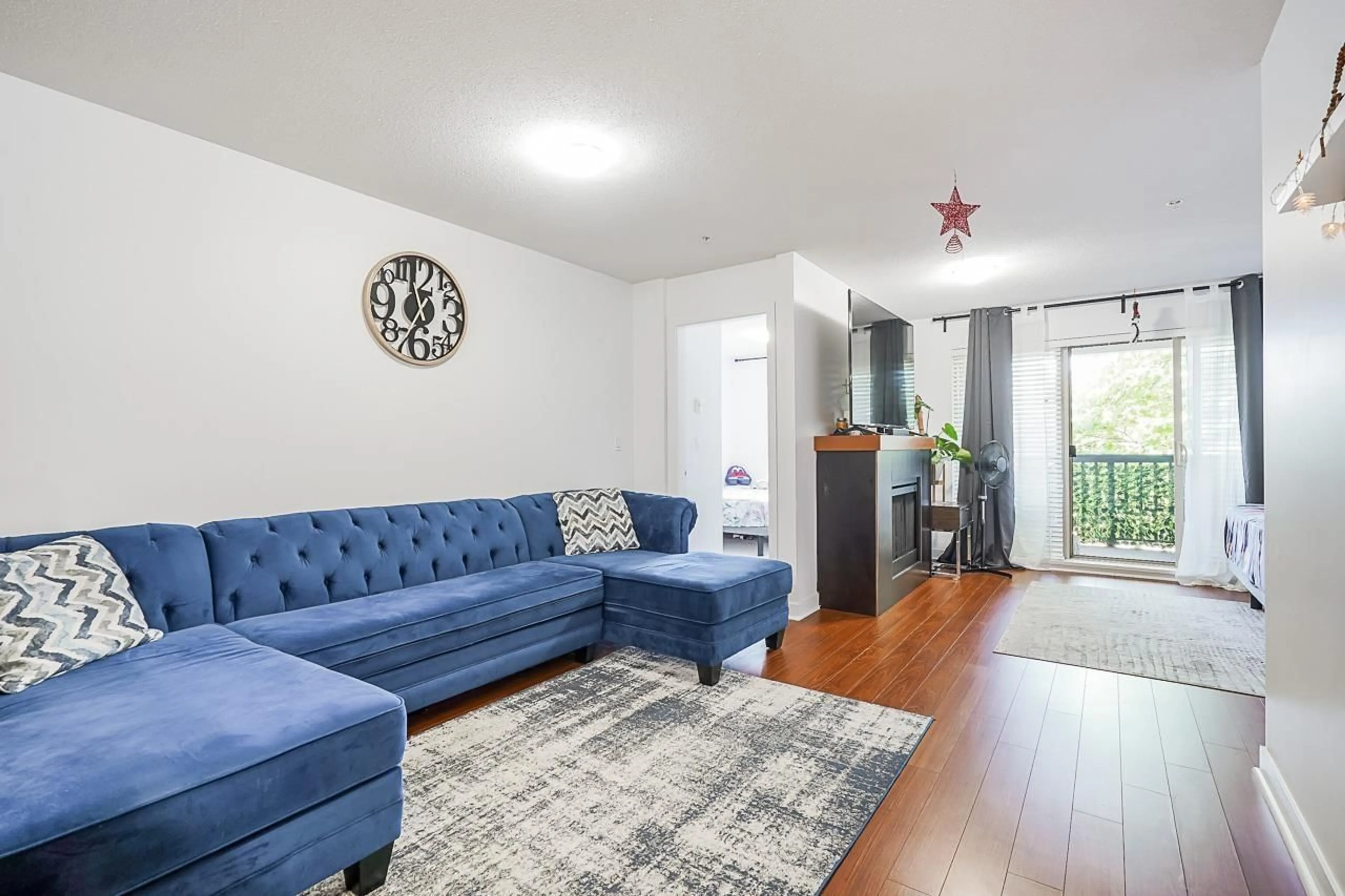Living room with furniture, unknown for 205 - 8915 202, Langley British Columbia V1M0B5