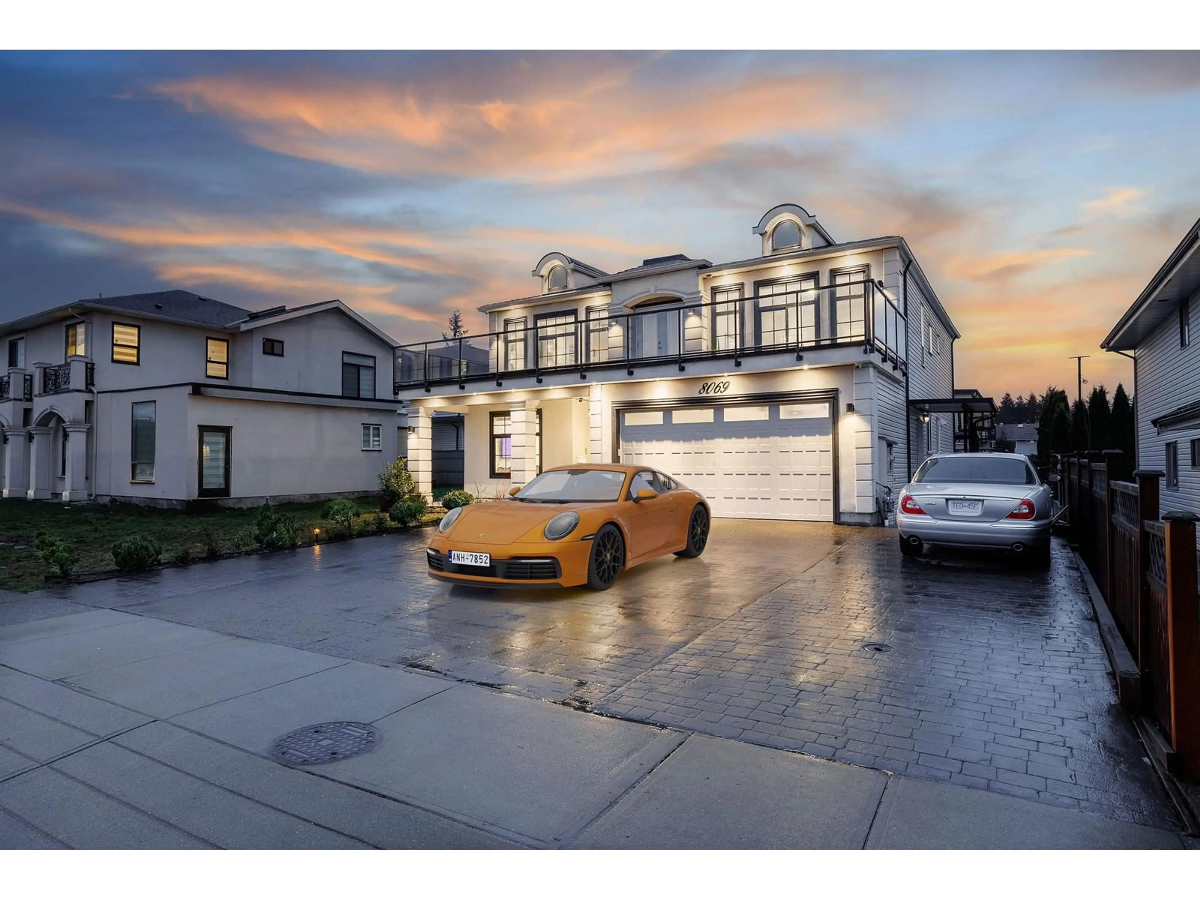 Indoor garage for 8069 124, Surrey British Columbia V3W0X7