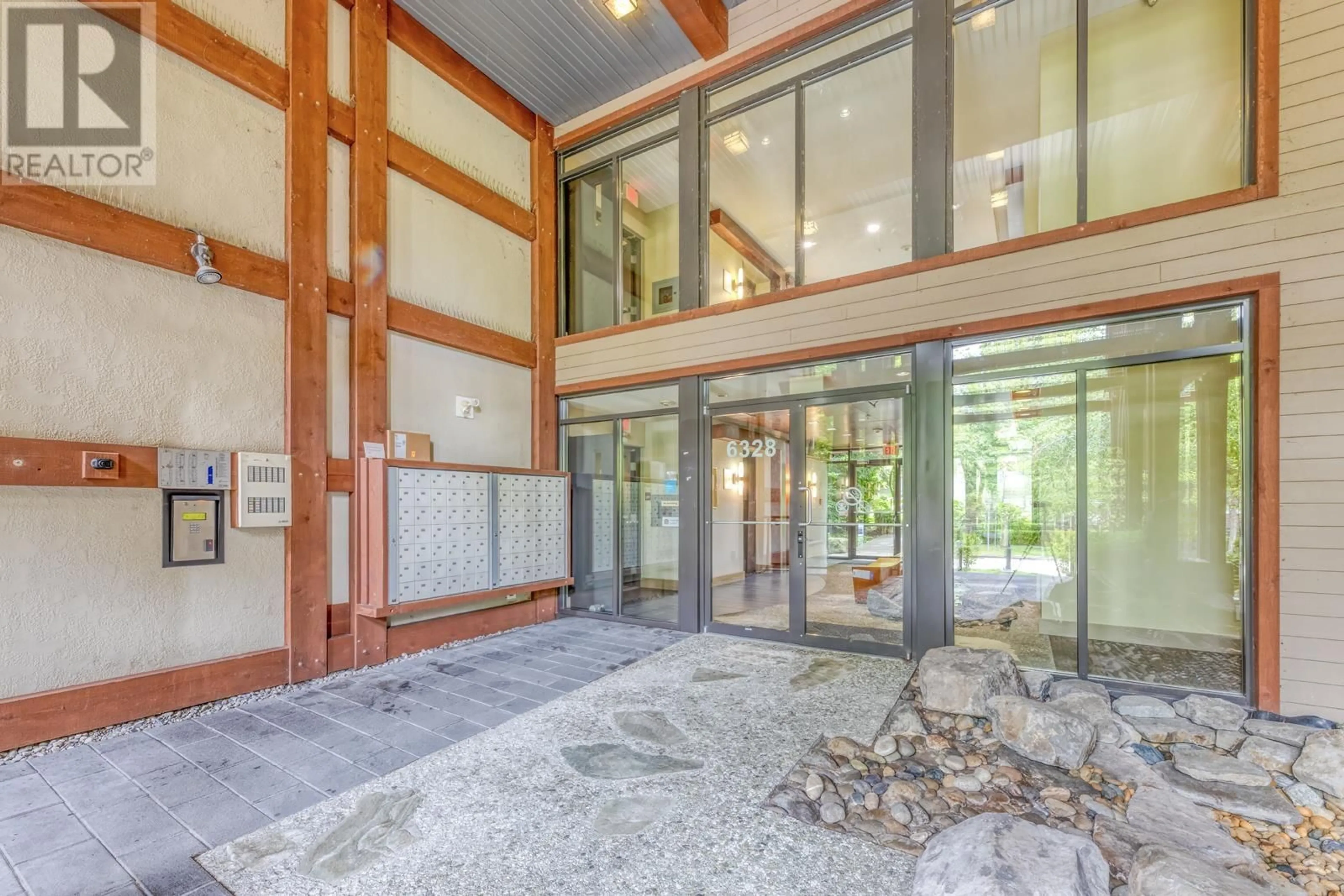 Indoor foyer for 407 - 6328 LARKIN DRIVE, Vancouver British Columbia V6T2K2