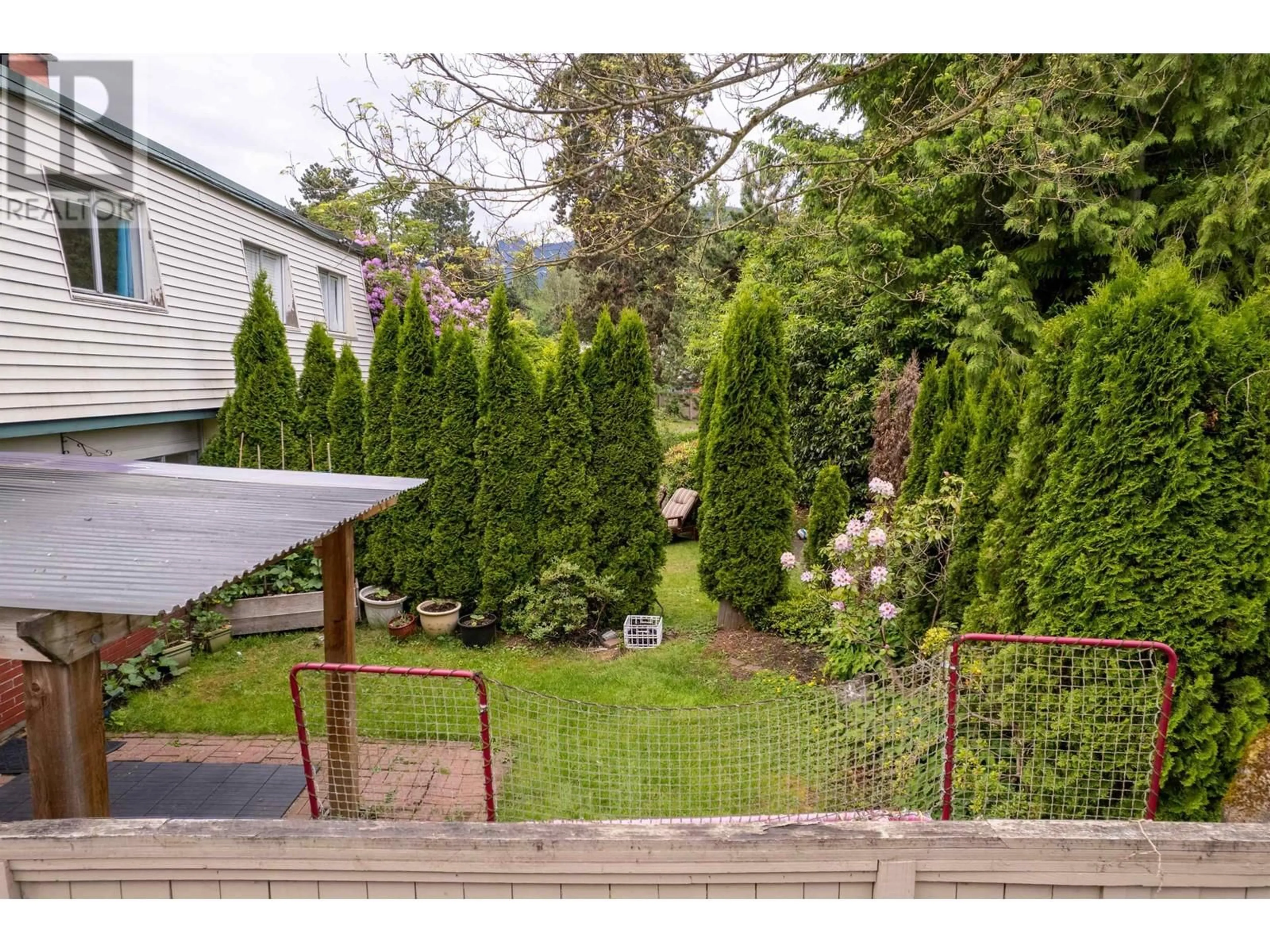 Patio, street for 613 WESTVIEW CRESCENT, North Vancouver British Columbia V7N3X5