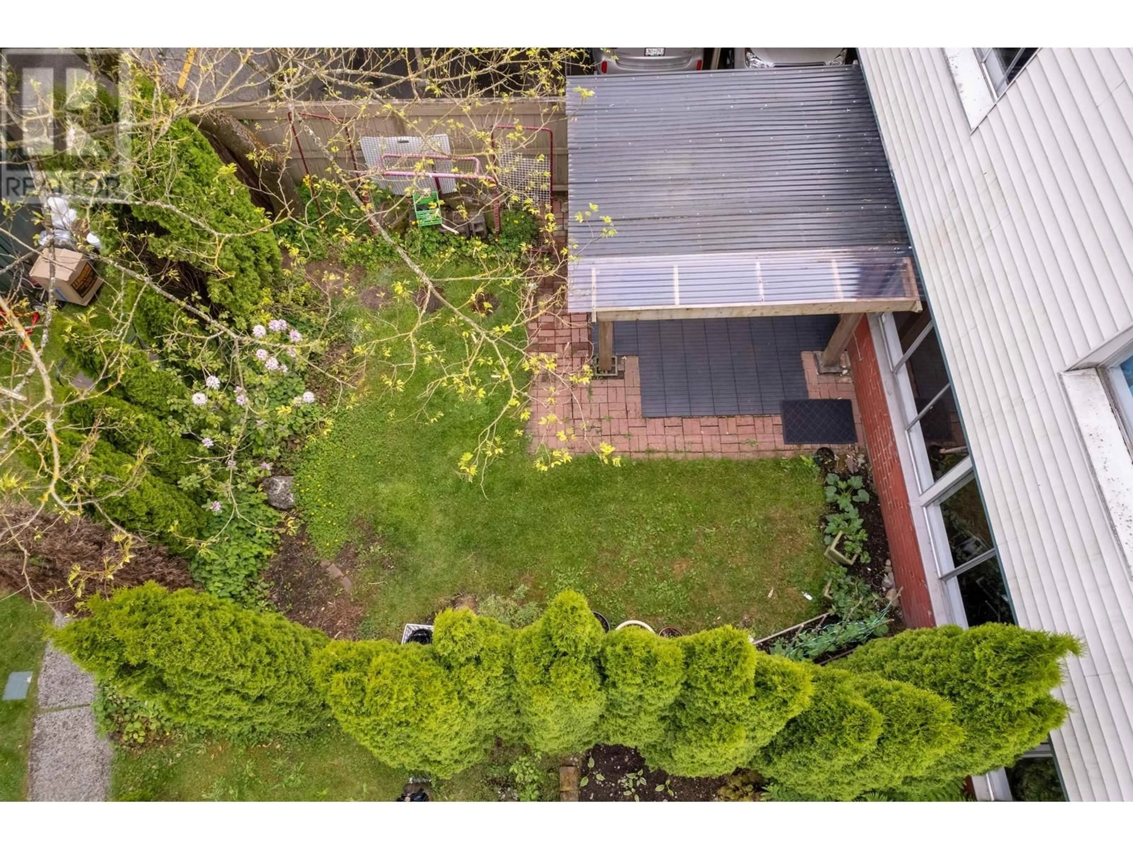 A pic from outside/outdoor area/front of a property/back of a property/a pic from drone, unknown for 613 WESTVIEW CRESCENT, North Vancouver British Columbia V7N3X5
