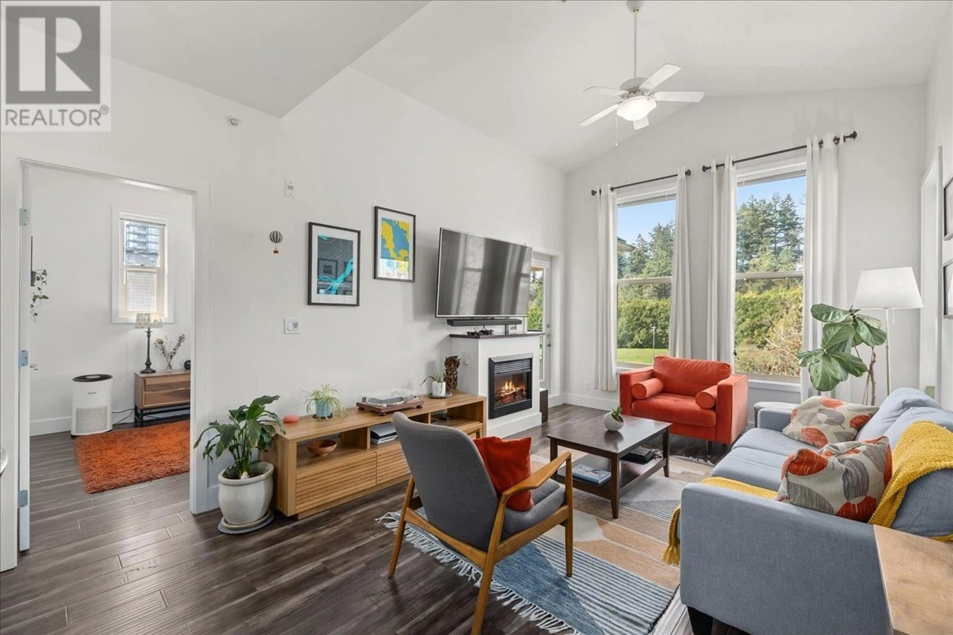 Living room with furniture, unknown for 406 - 265 ROSS DRIVE, New Westminster British Columbia V3L0C8