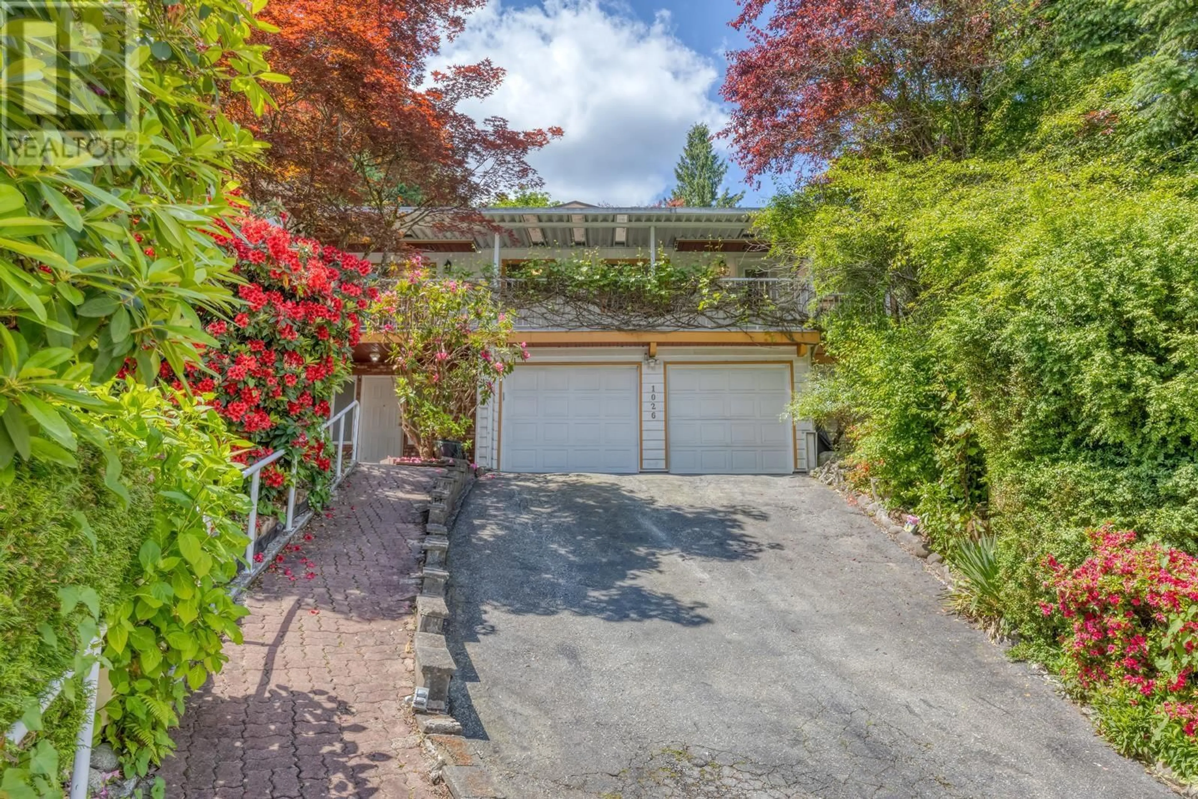 A pic from outside/outdoor area/front of a property/back of a property/a pic from drone, street for 1026 SADDLE STREET, Coquitlam British Columbia V3C3W3