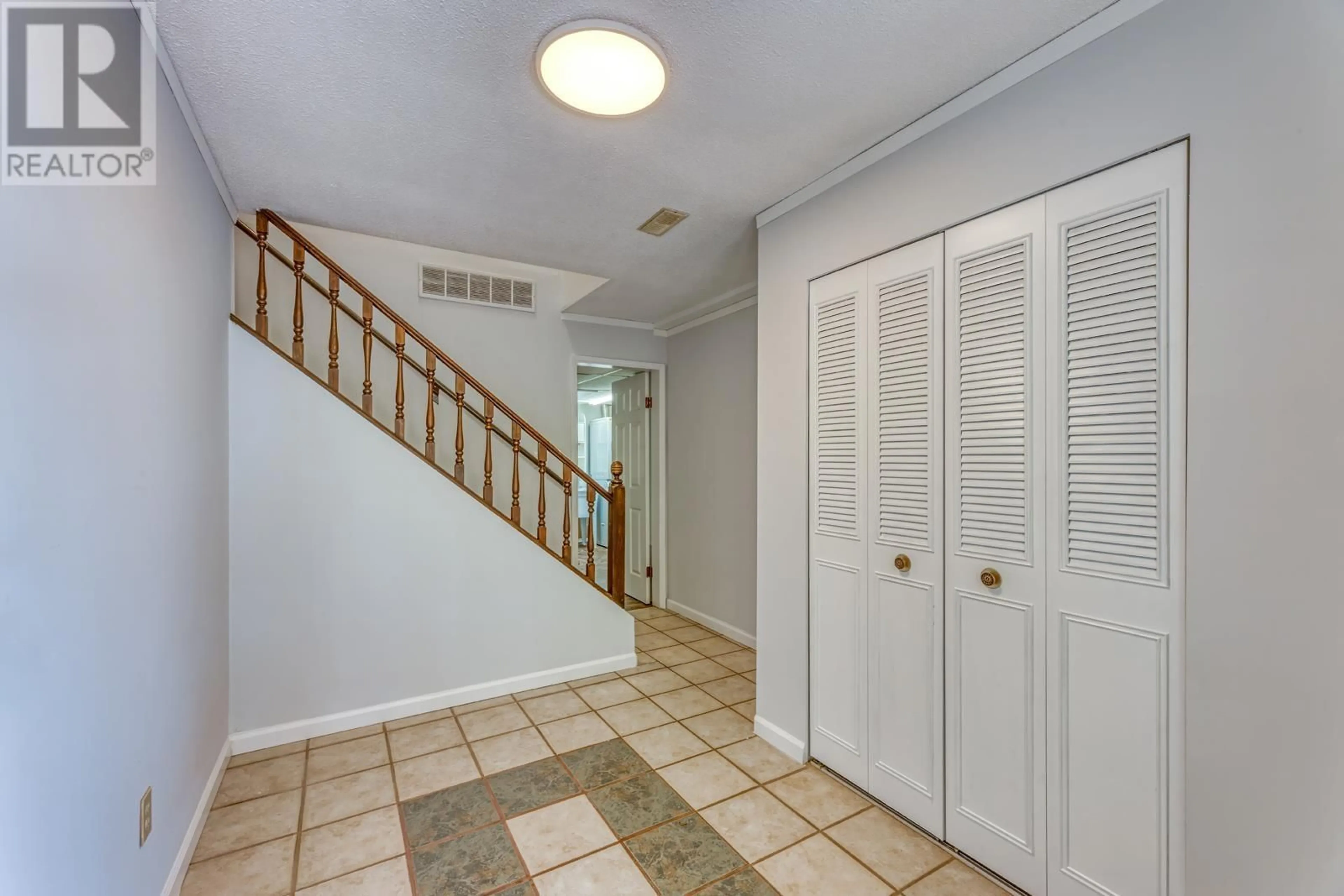 Indoor entryway for 1026 SADDLE STREET, Coquitlam British Columbia V3C3W3