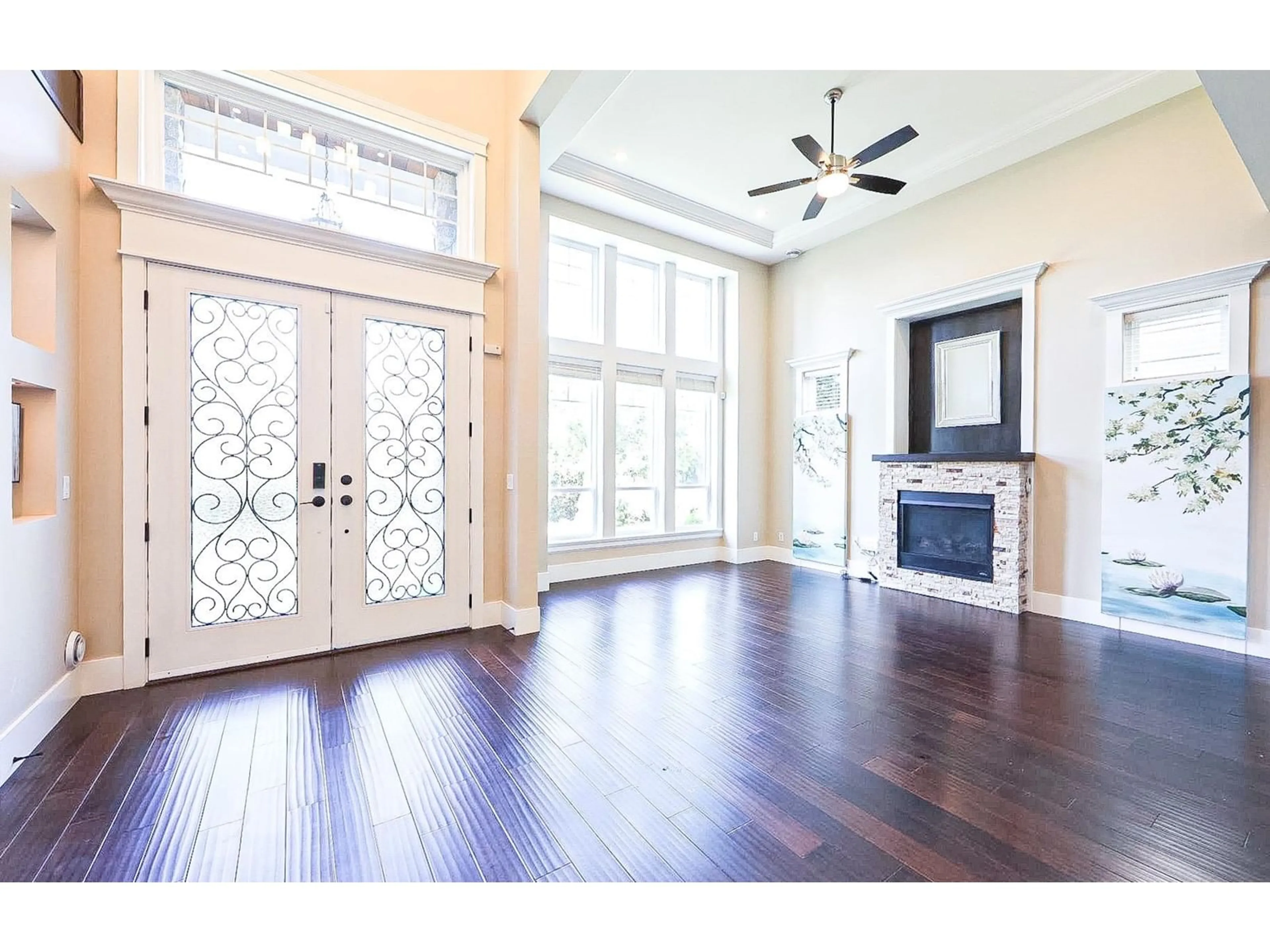 Indoor entryway for 20980 48, Langley British Columbia V3A3M1