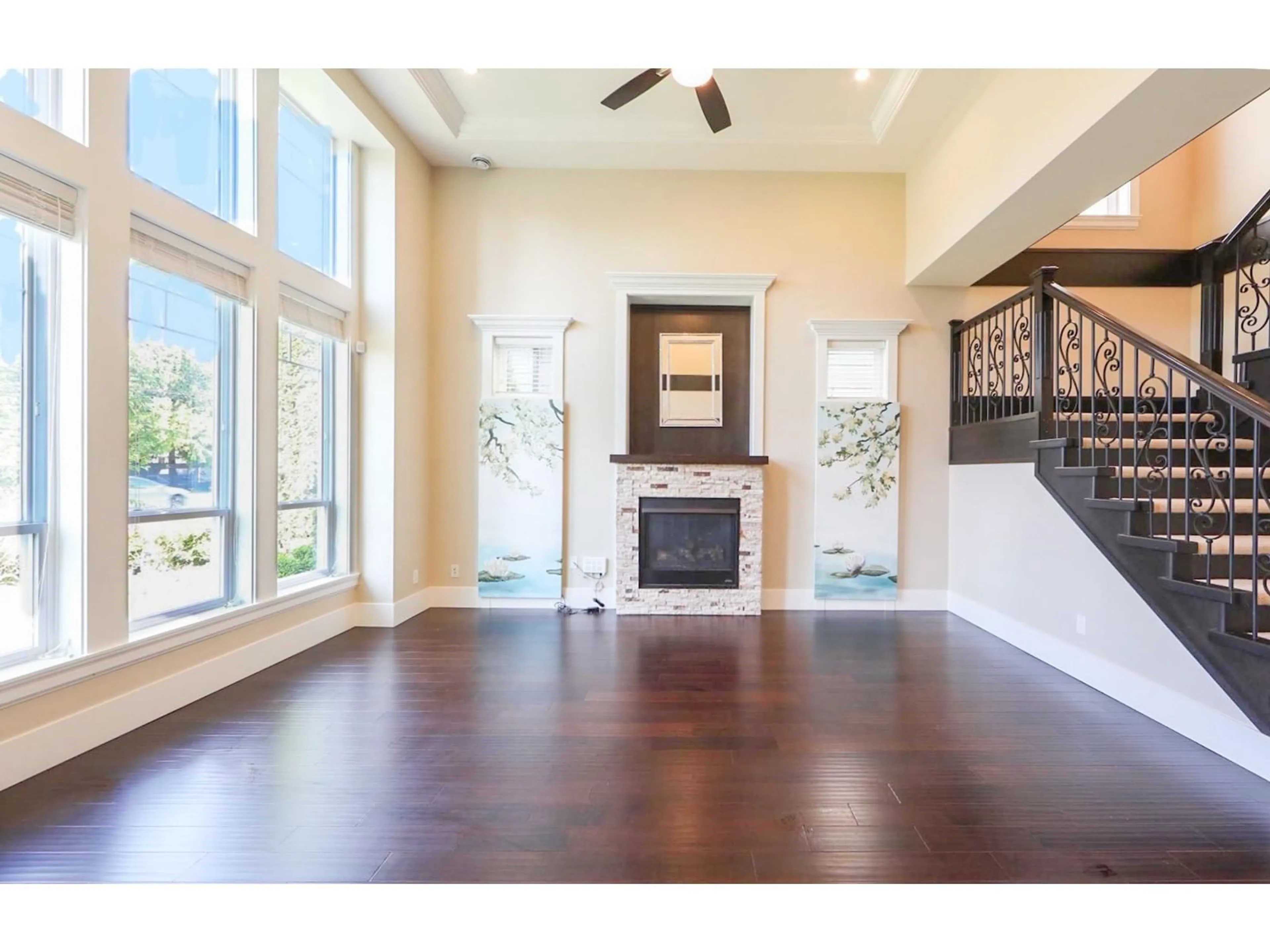 Indoor entryway for 20980 48, Langley British Columbia V3A3M1