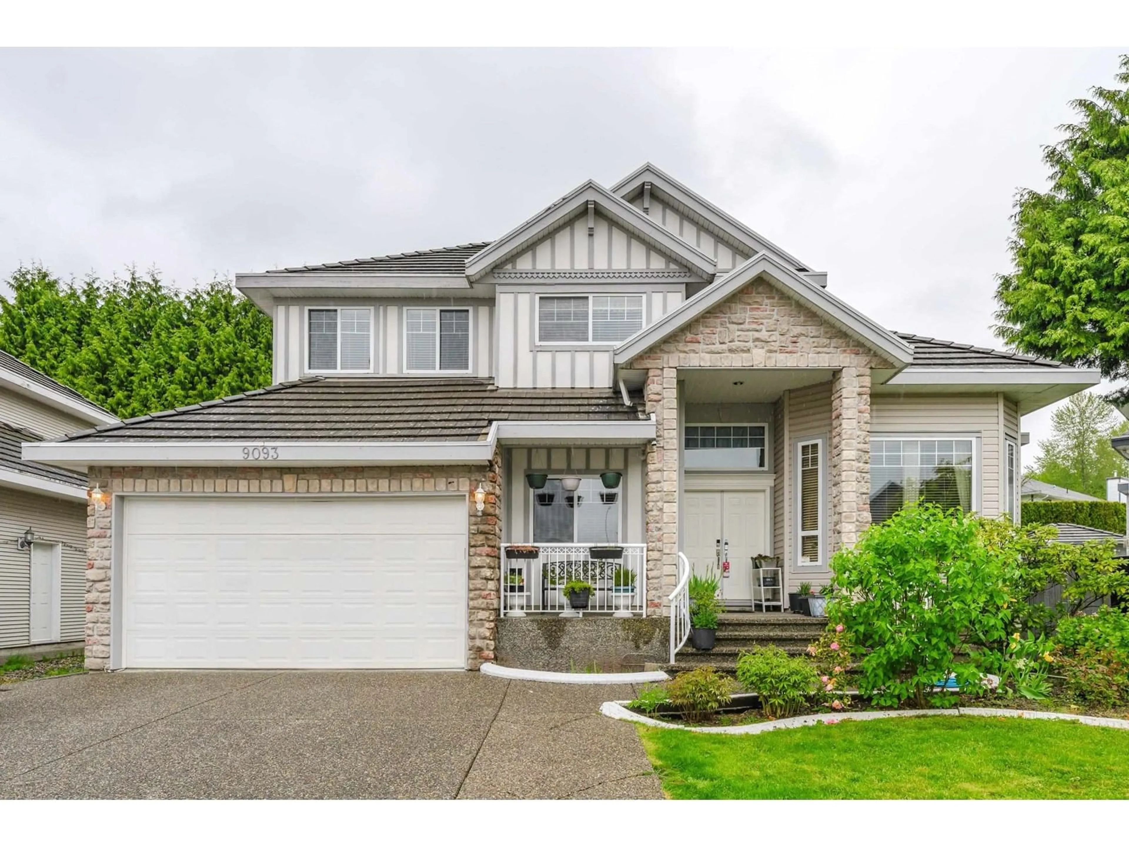 Home with vinyl exterior material, street for 9093 141B, Surrey British Columbia V3V8E2