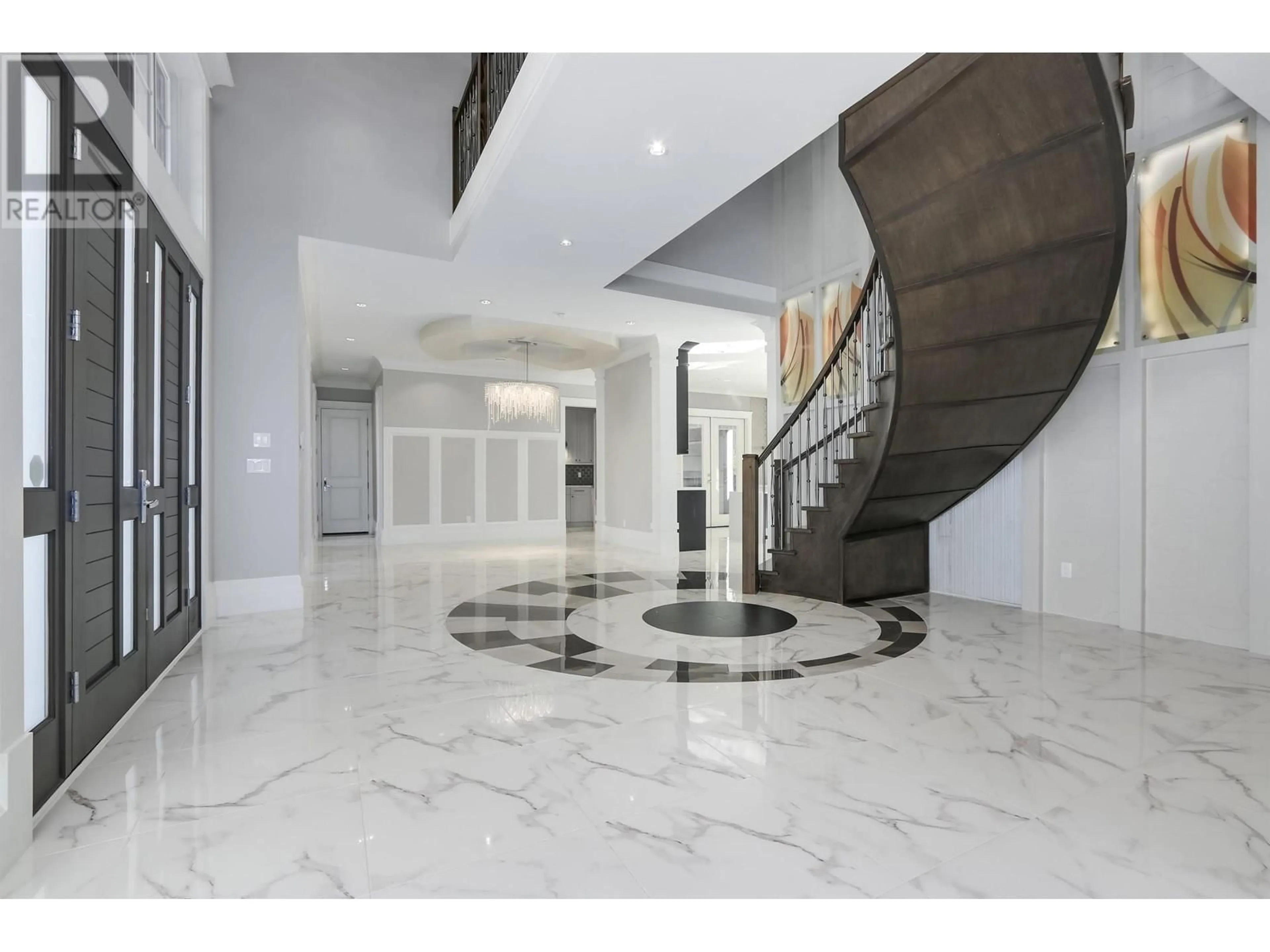 Indoor foyer for 8288 LUCERNE ROAD, Richmond British Columbia V6Y2H3