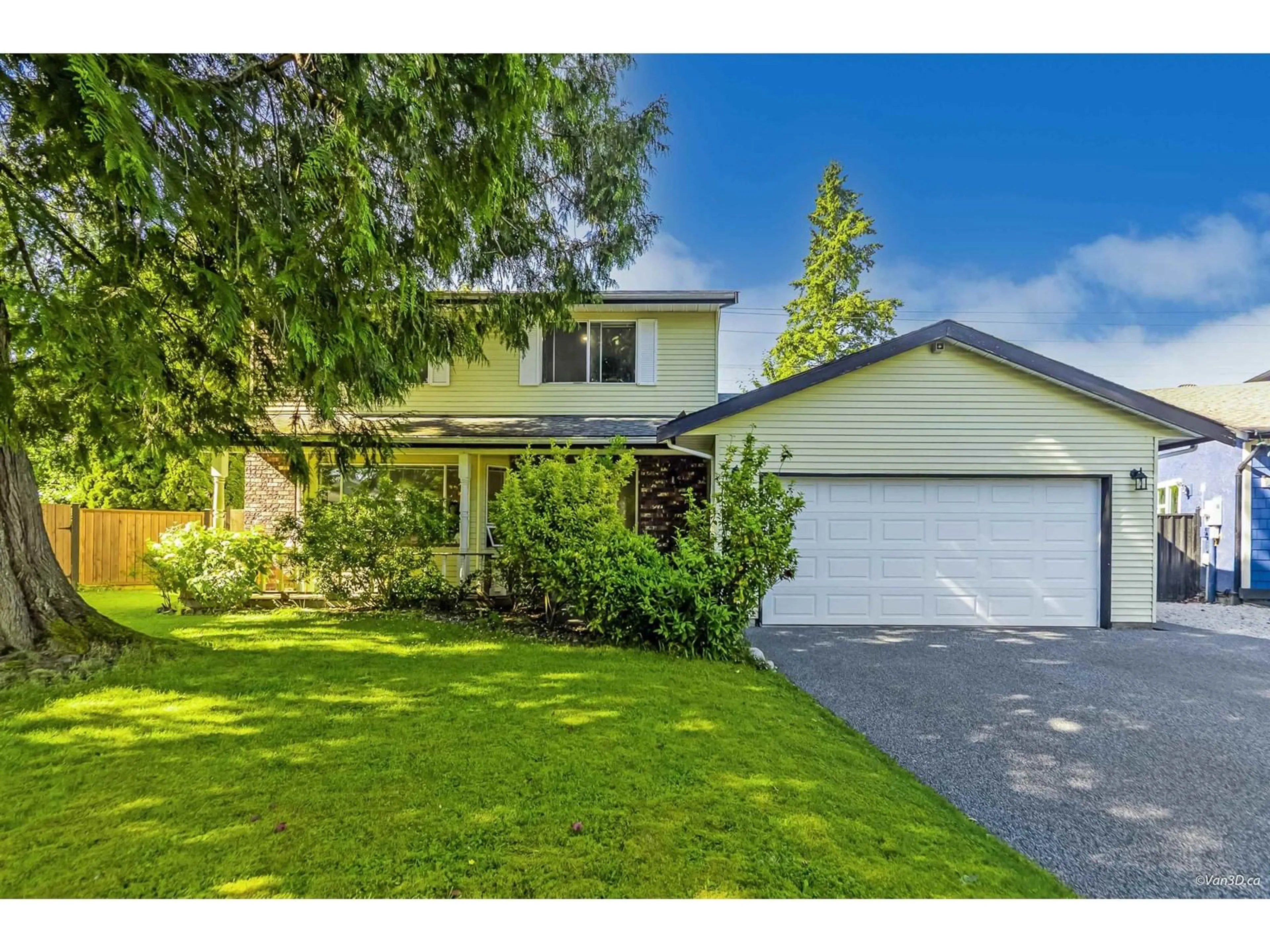 A pic from outside/outdoor area/front of a property/back of a property/a pic from drone, street for 9503 205A, Langley British Columbia V1M1Y9