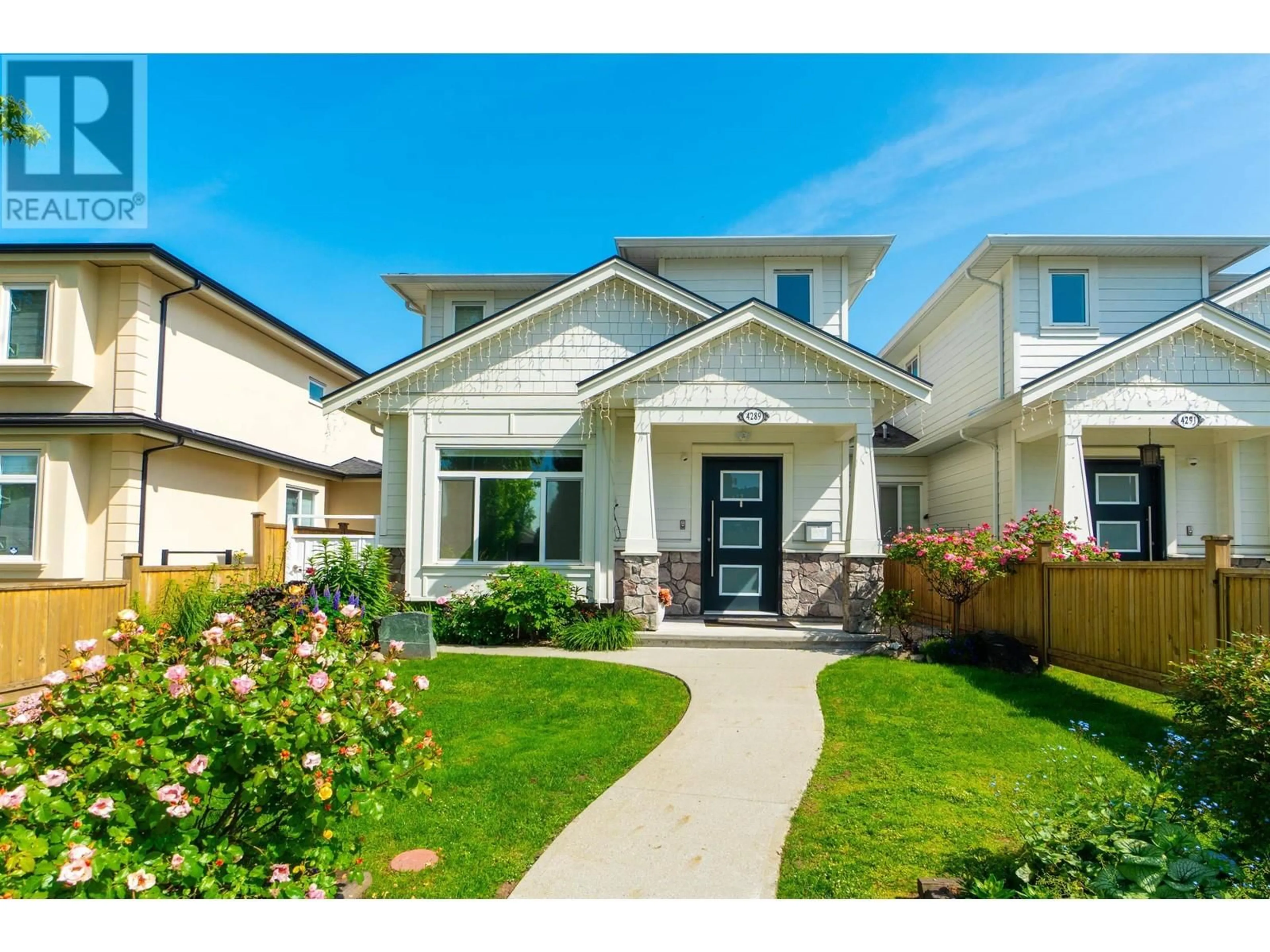 Home with vinyl exterior material, street for 4289 PARKER STREET, Burnaby British Columbia V5C3C4
