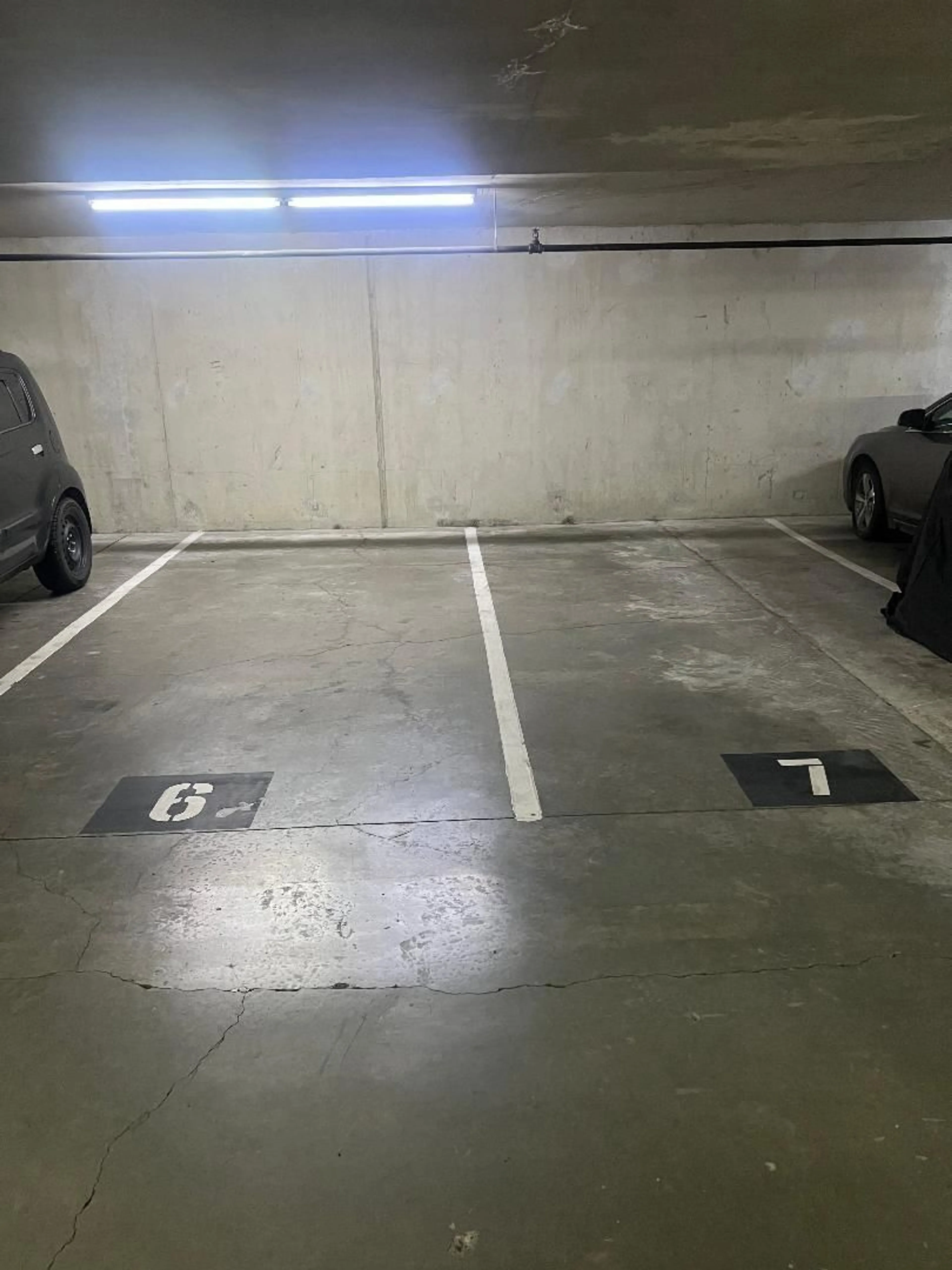 Parking for 1301 - 10523 UNIVERSITY, Surrey British Columbia V3T5T8