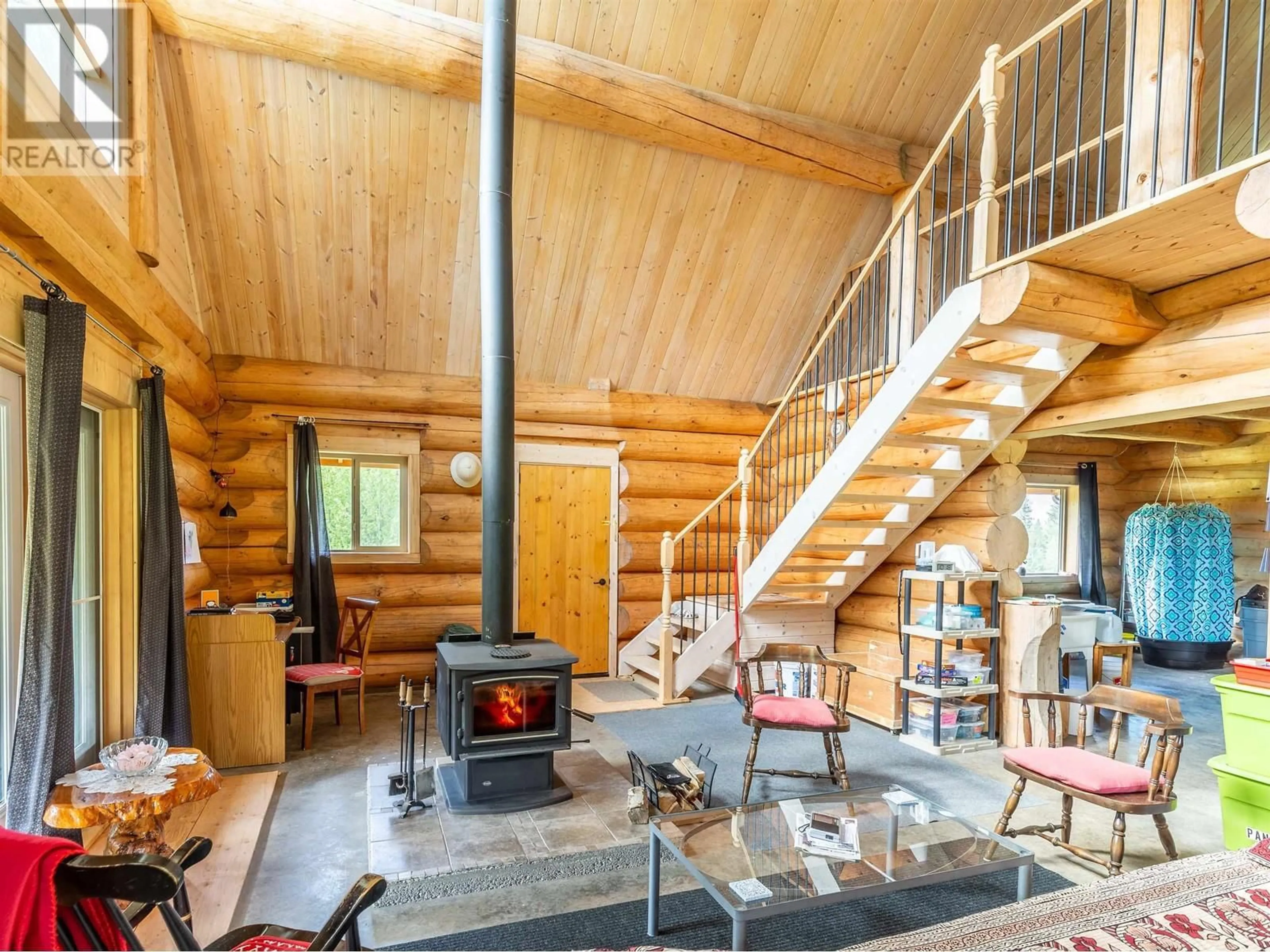 Indoor foyer for 16575 DECEPTION LAKE FOREST SERVICE ROAD, Telkwa British Columbia V0J2X2