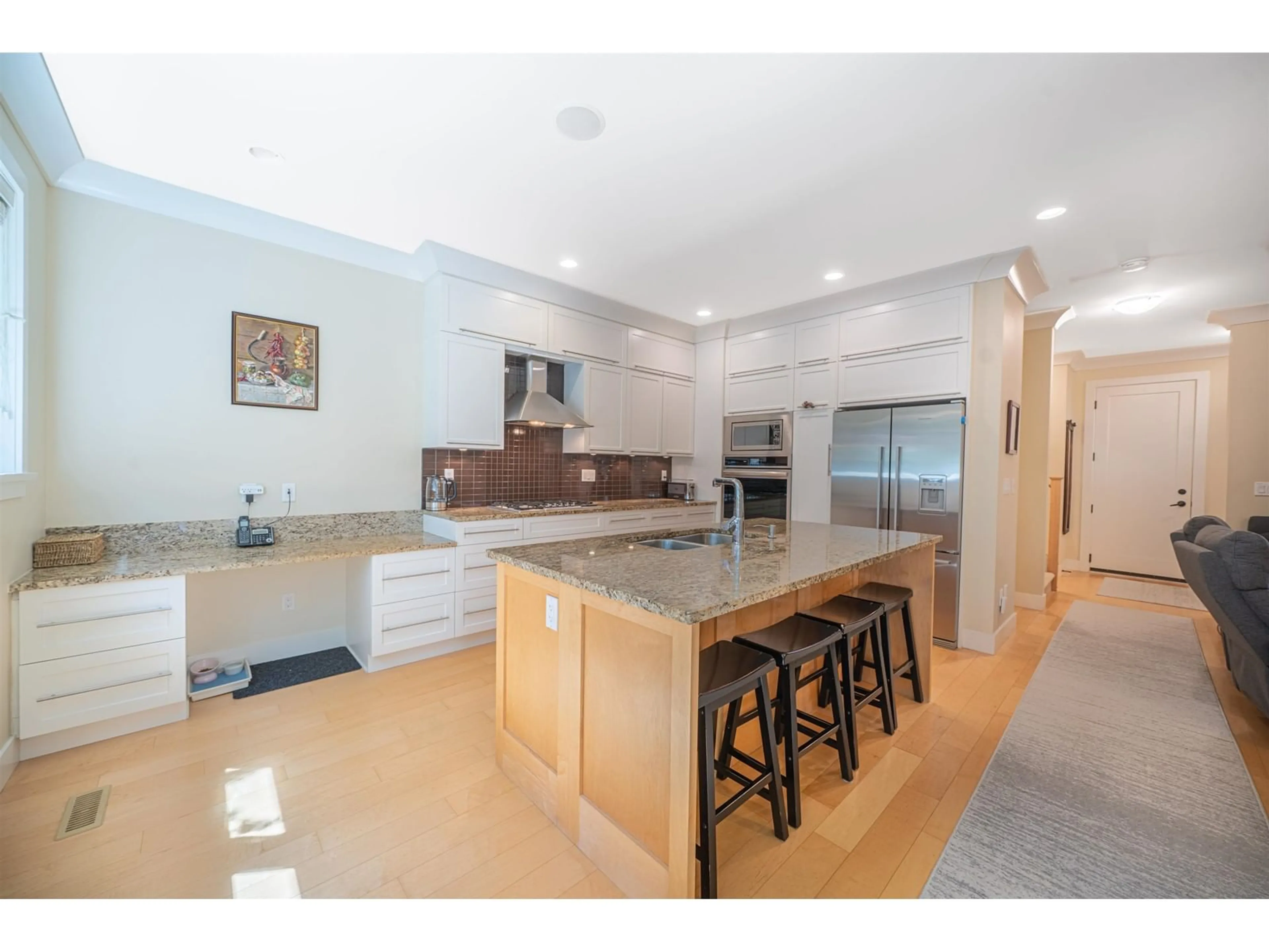 Open concept kitchen, ceramic/tile floor for 75 - 3109 161, Surrey British Columbia V3Z2K4