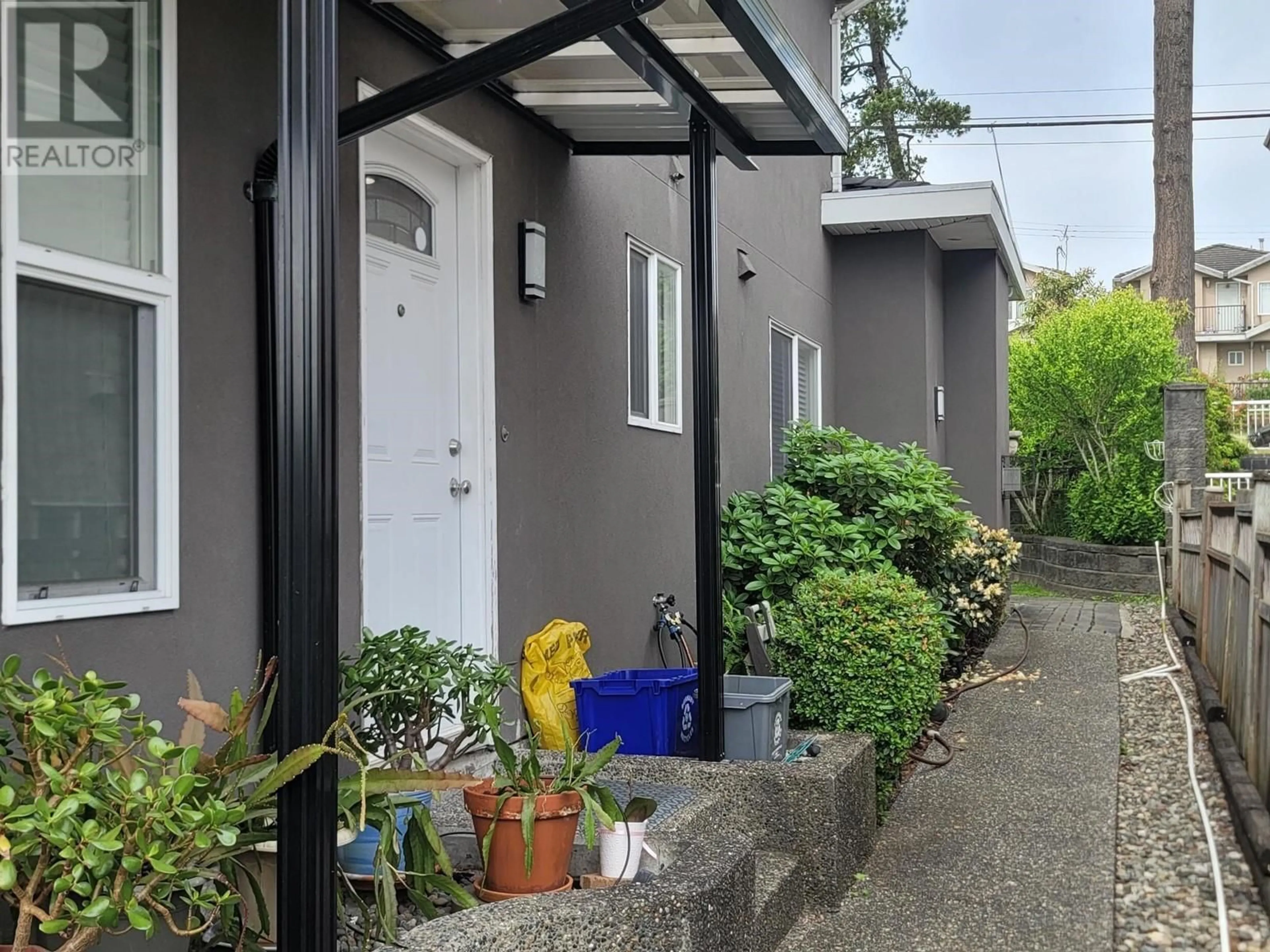 Unknown for 3330 DOUGLAS ROAD, Burnaby British Columbia V5G3N9