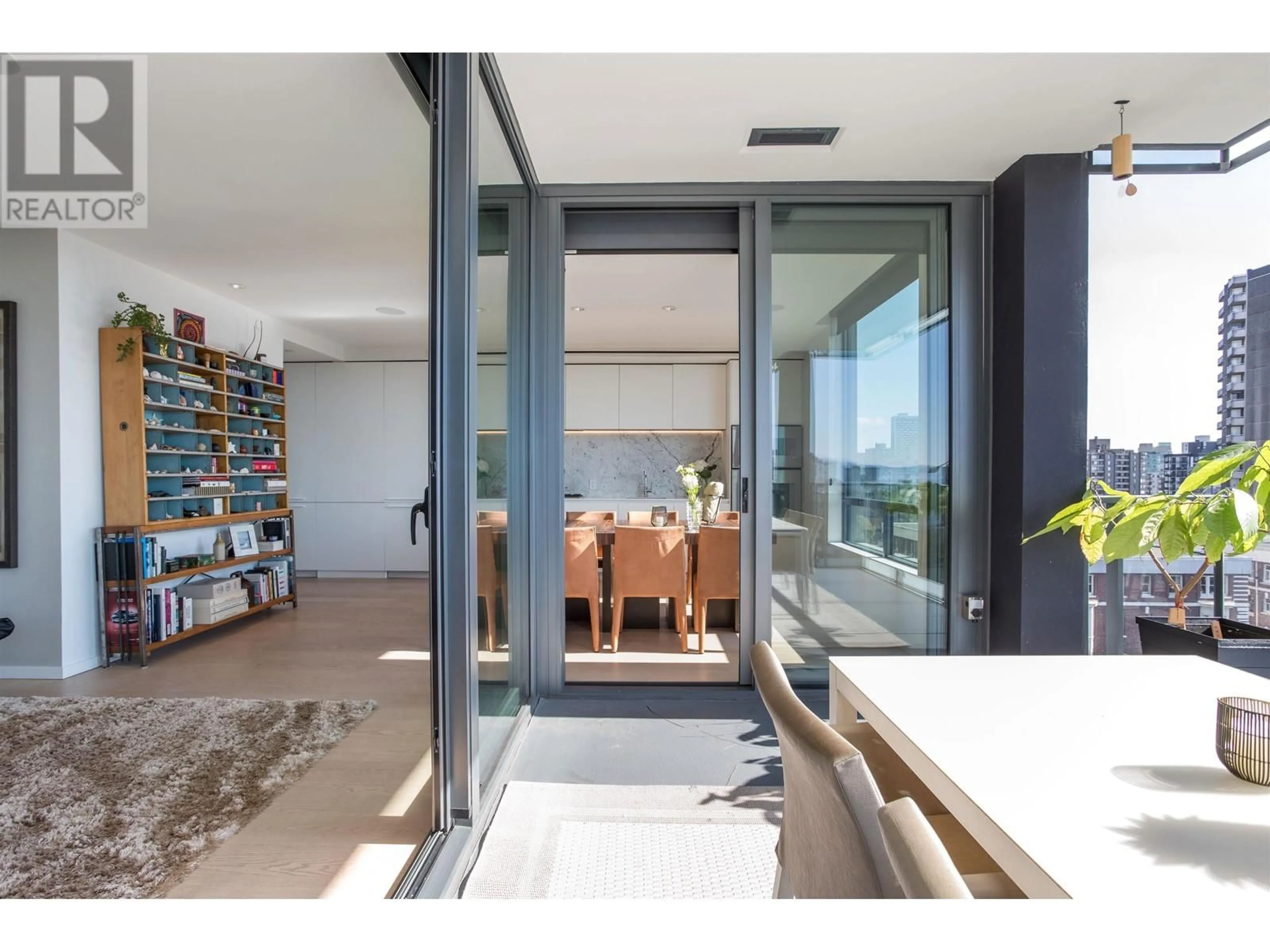 Indoor entryway for 1003 - 1171 JERVIS STREET, Vancouver British Columbia V6E0C9