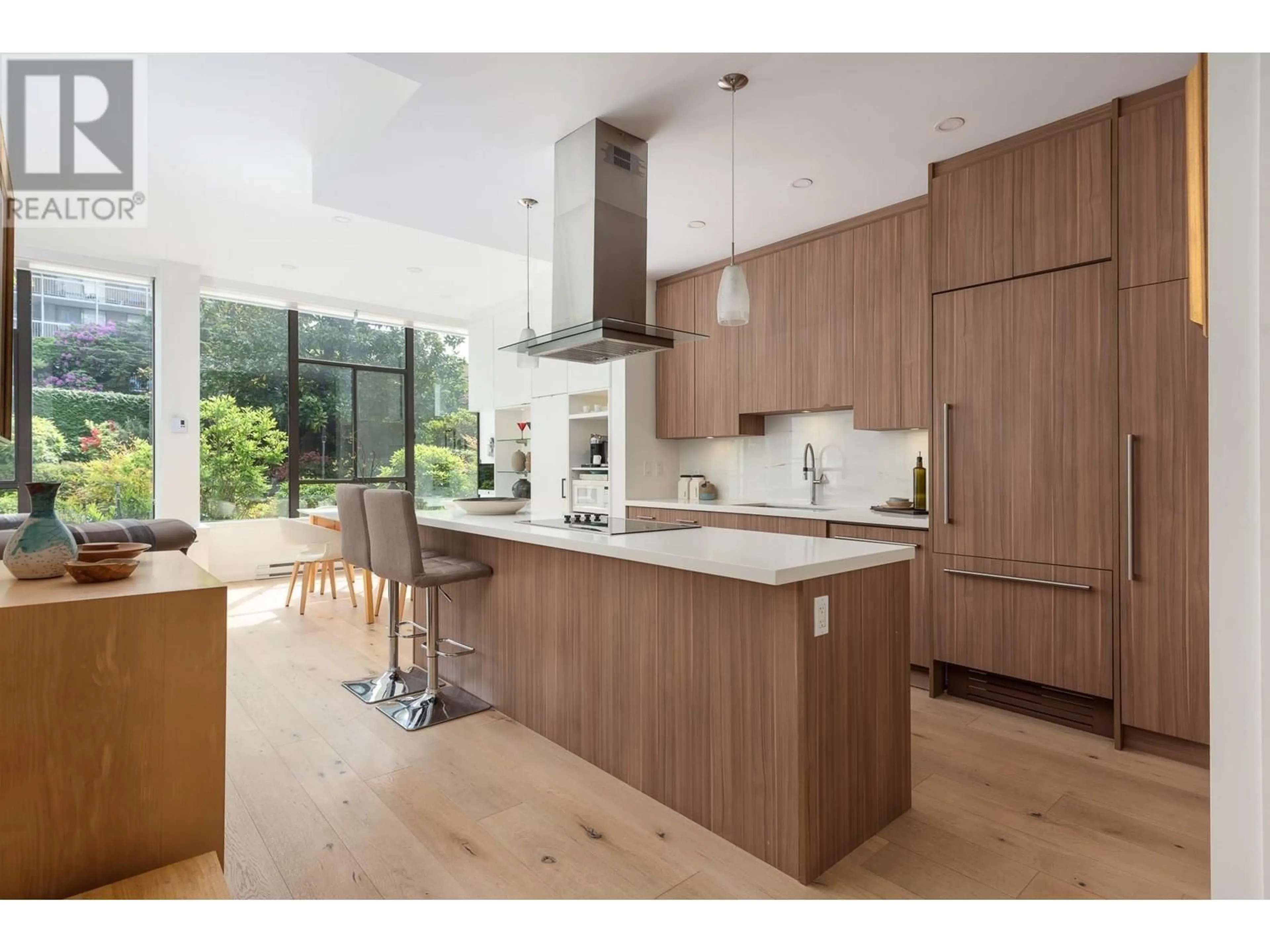 Contemporary kitchen, unknown for 115 - 1420 DUCHESS AVENUE, West Vancouver British Columbia V7T1H8