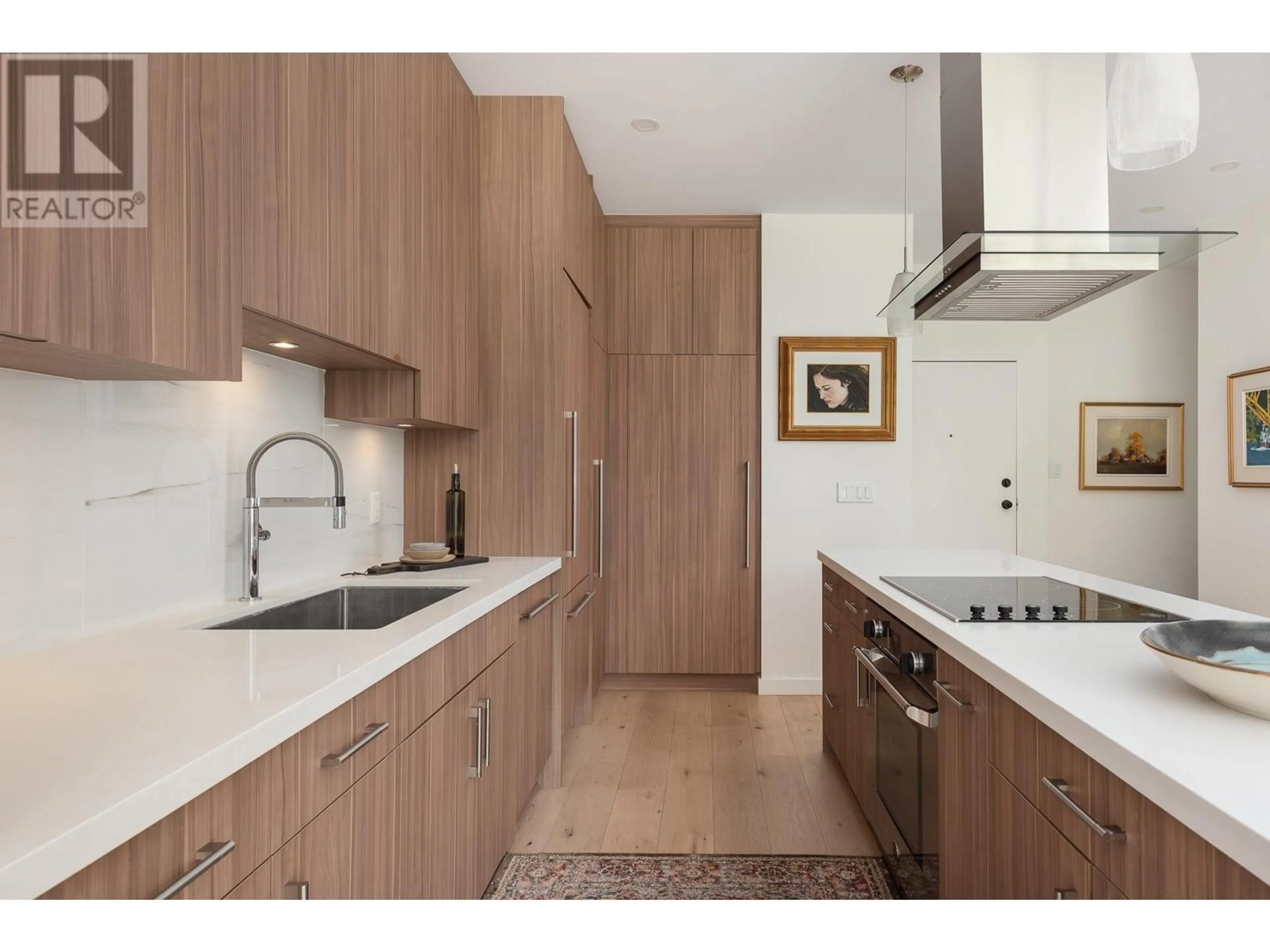 Standard kitchen, ceramic/tile floor for 115 - 1420 DUCHESS AVENUE, West Vancouver British Columbia V7T1H8