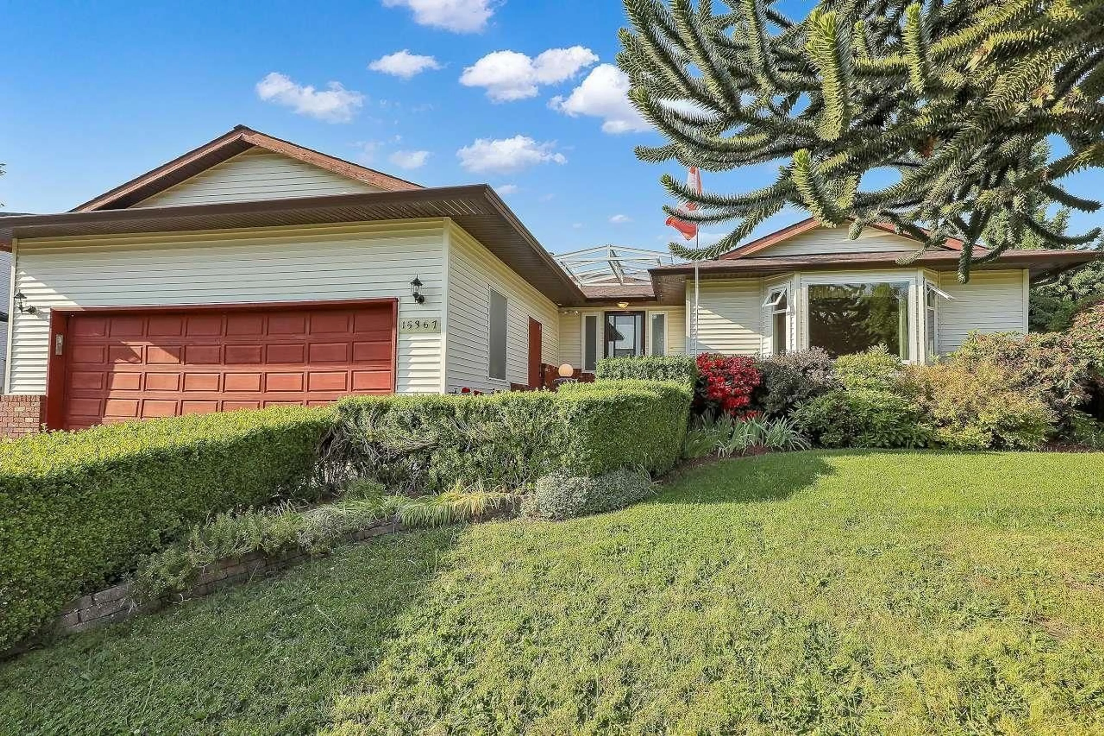 A pic from outside/outdoor area/front of a property/back of a property/a pic from drone, street for 15367 85, Surrey British Columbia V3S2P5